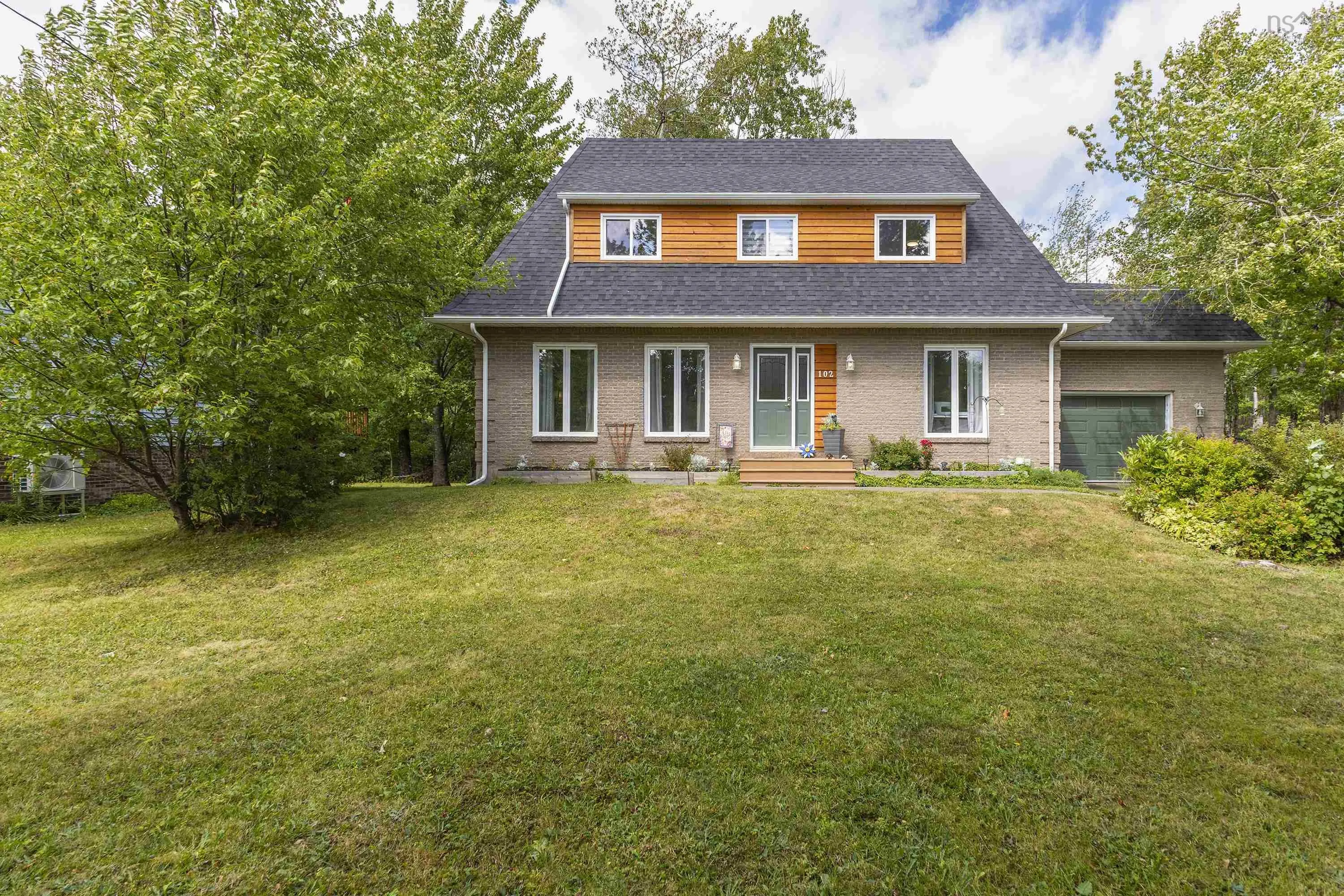 102 Juniper Street, Stellarton, NS B0K 1S0, 3 Bedrooms Bedrooms, ,2 BathroomsBathrooms,Residential,For Sale,Juniper Street,202521809