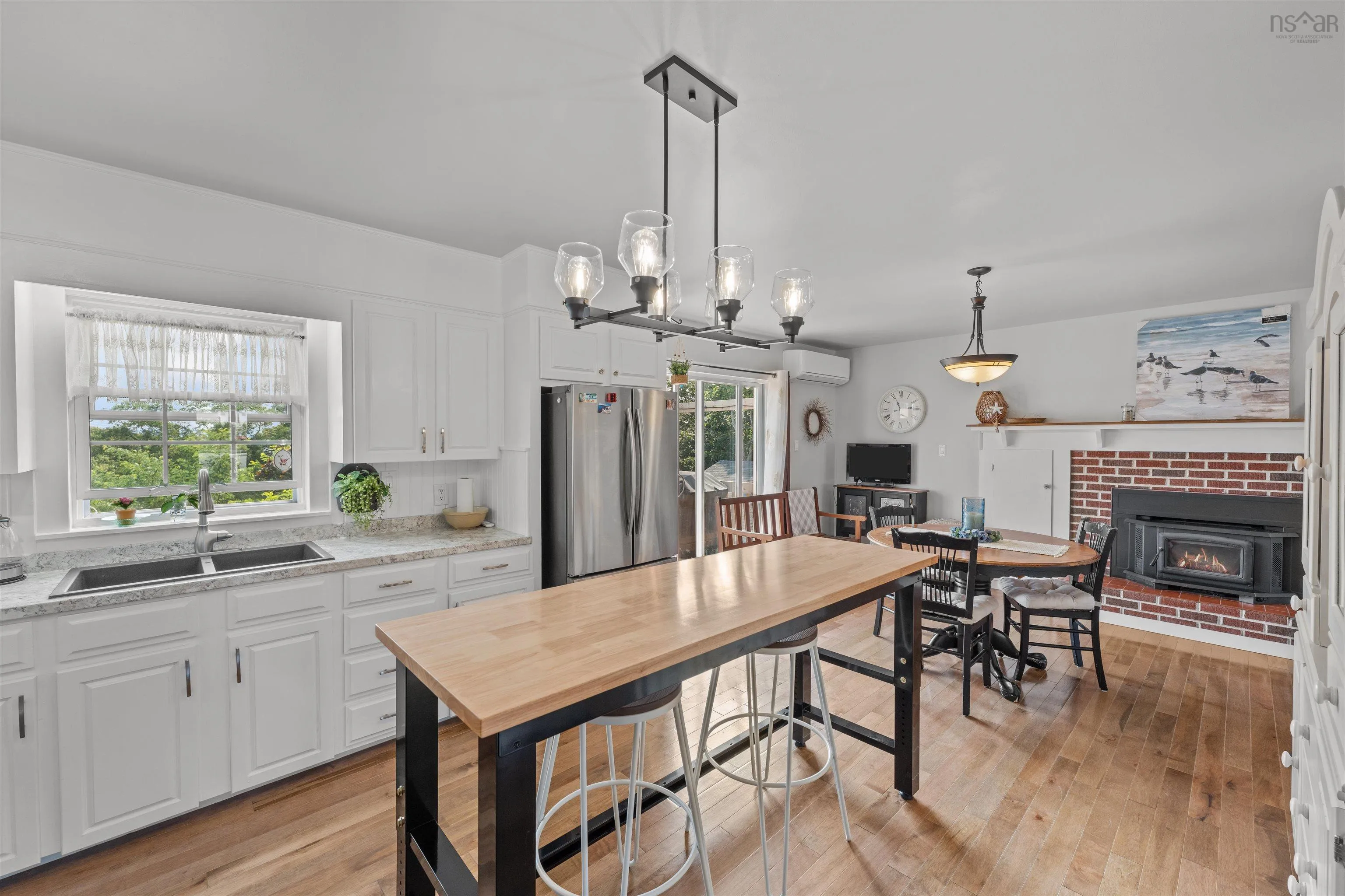 94 King Street, Digby, NS B0V 1A0, 2 Bedrooms Bedrooms, ,3 BathroomsBathrooms,Residential,For Sale,King Street,202514519