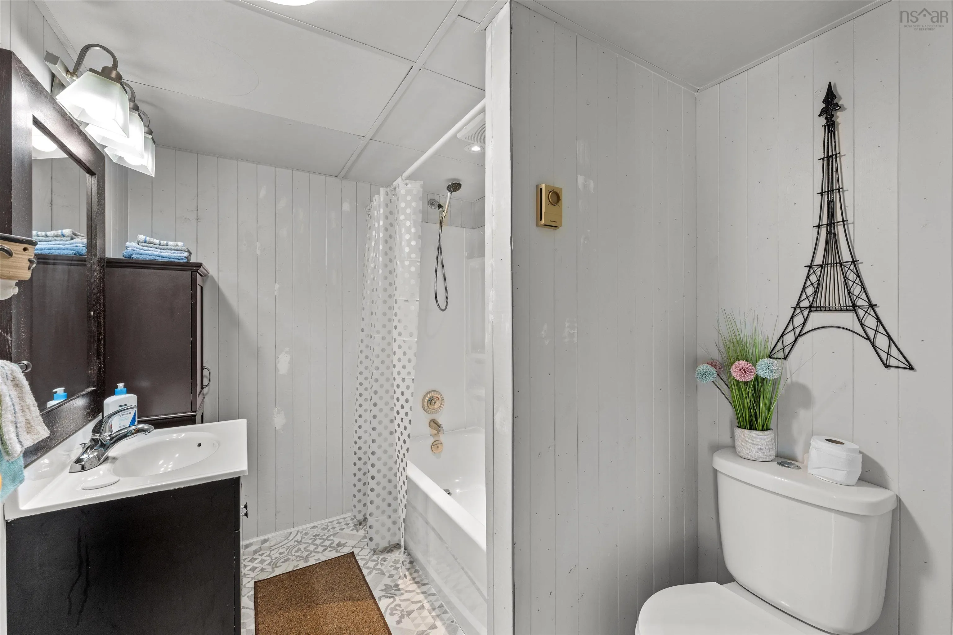 94 King Street, Digby, NS B0V 1A0, 2 Bedrooms Bedrooms, ,3 BathroomsBathrooms,Residential,For Sale,King Street,202514519