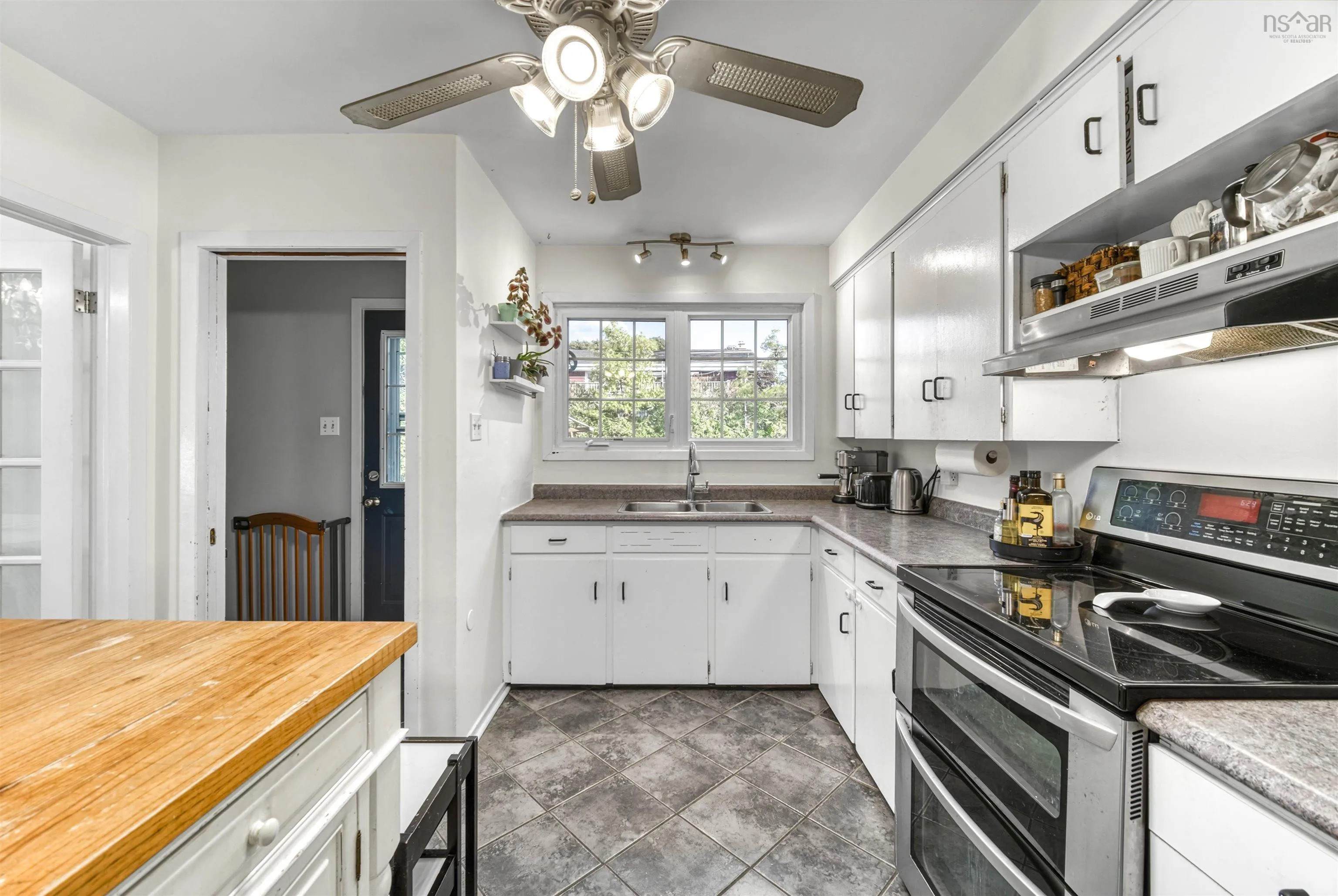 152 Rosedale Avenue, Halifax, NS B3N 2J8, 5 Bedrooms Bedrooms, ,2 BathroomsBathrooms,Residential,For Sale,Rosedale,202521497