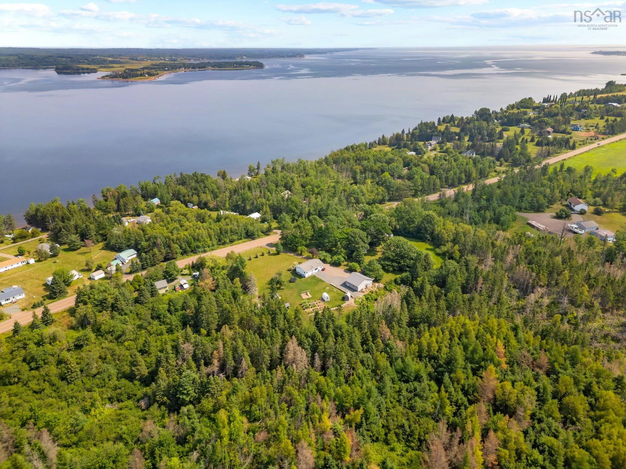 950 Highway 6, Bayhead, NS B0K 1V0, 4 Bedrooms Bedrooms, ,2 BathroomsBathrooms,Residential,For Sale,Highway 6,202519645