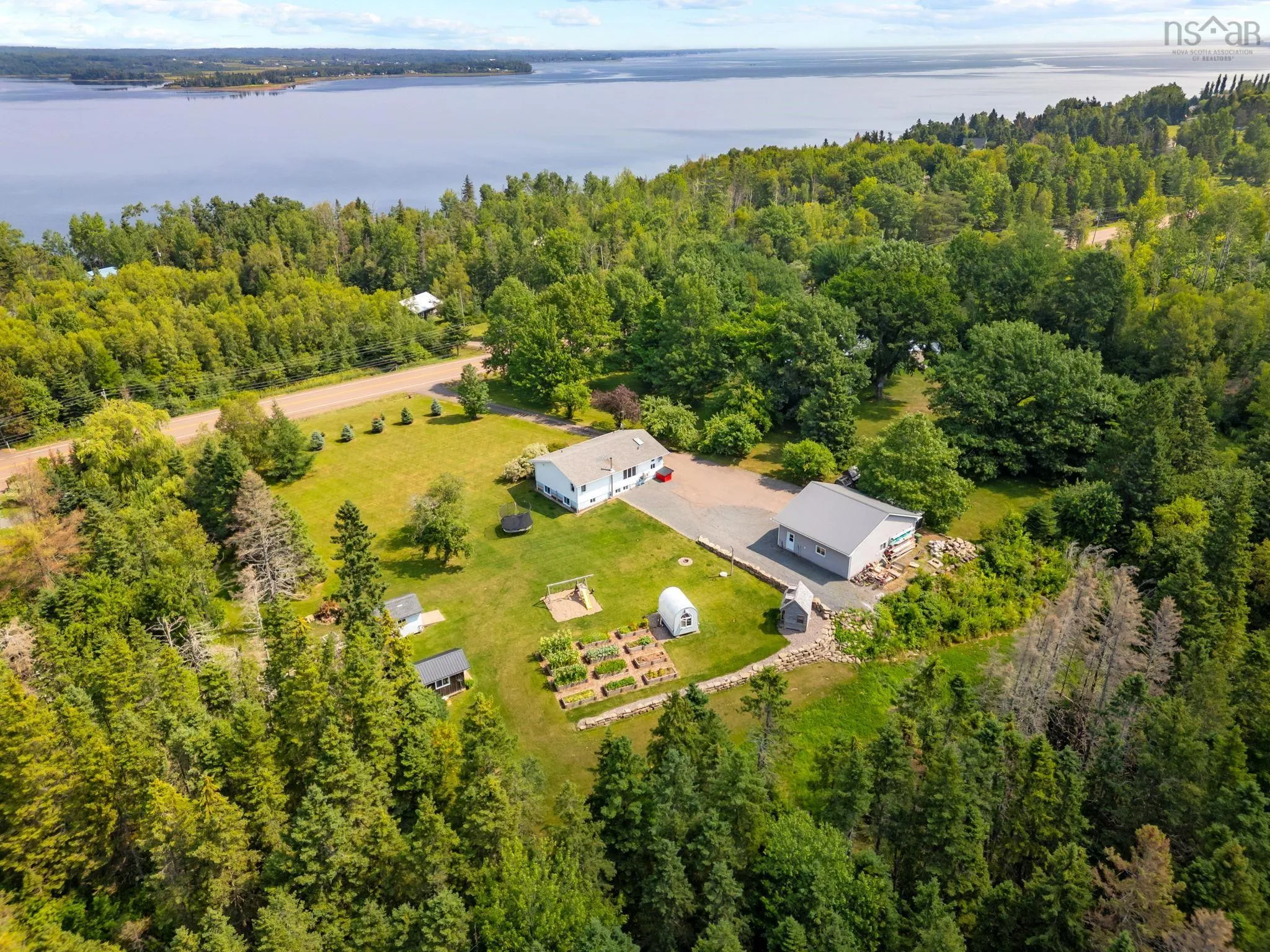 950 Highway 6, Bayhead, NS B0K 1V0, 4 Bedrooms Bedrooms, ,2 BathroomsBathrooms,Residential,For Sale,Highway 6,202519645