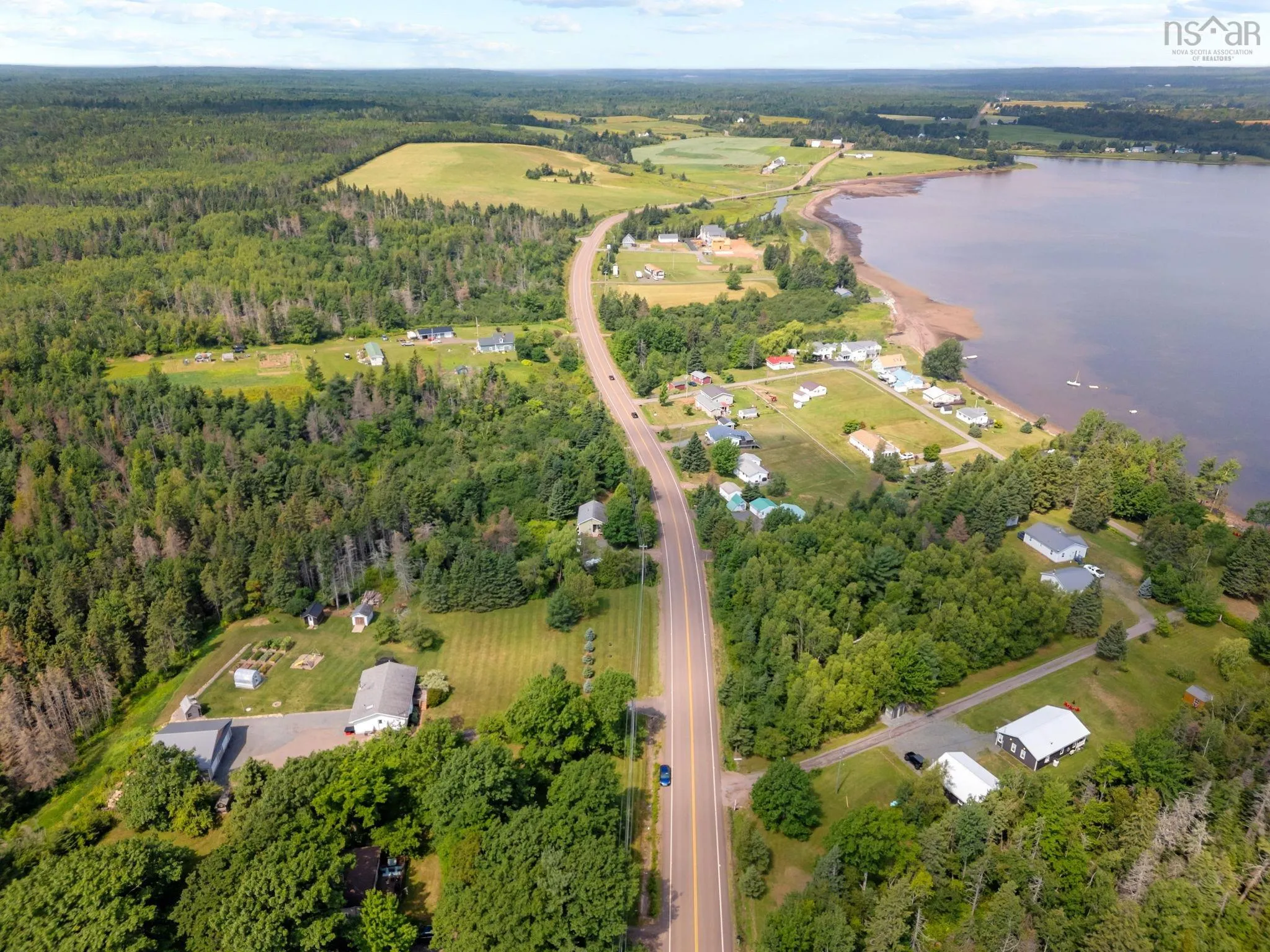 950 Highway 6, Bayhead, NS B0K 1V0, 4 Bedrooms Bedrooms, ,2 BathroomsBathrooms,Residential,For Sale,Highway 6,202519645