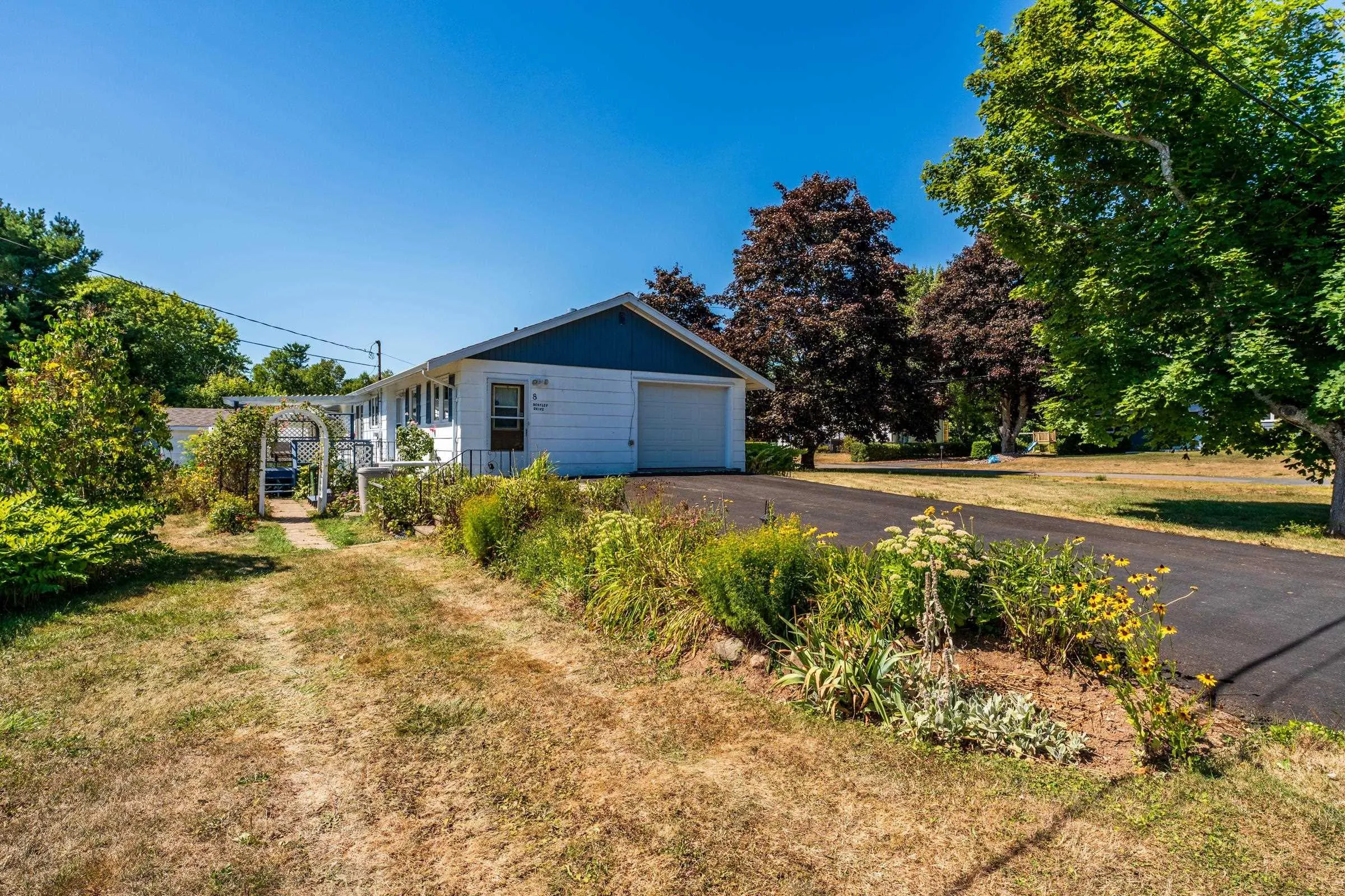 8 Bentley Drive, Middleton, NS B0S 1P0, 4 Bedrooms Bedrooms, ,3 BathroomsBathrooms,Residential,For Sale,Bentley,202521376