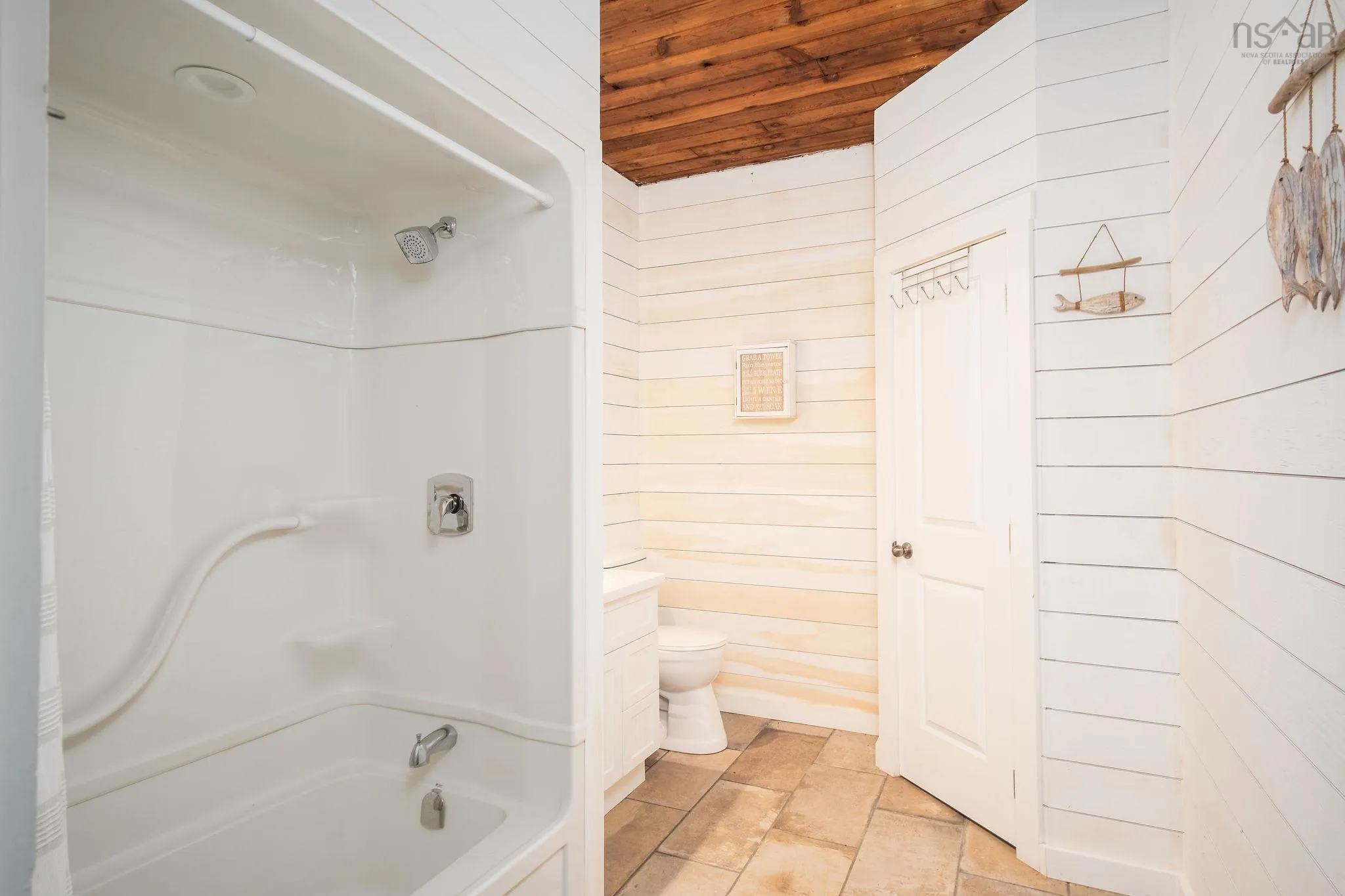 16552 No. 19 Highway, Inverside Ns B0e 1n0, 4 Bedrooms Bedrooms, ,3 BathroomsBathrooms,Residential,For Sale,No. 19,202421095