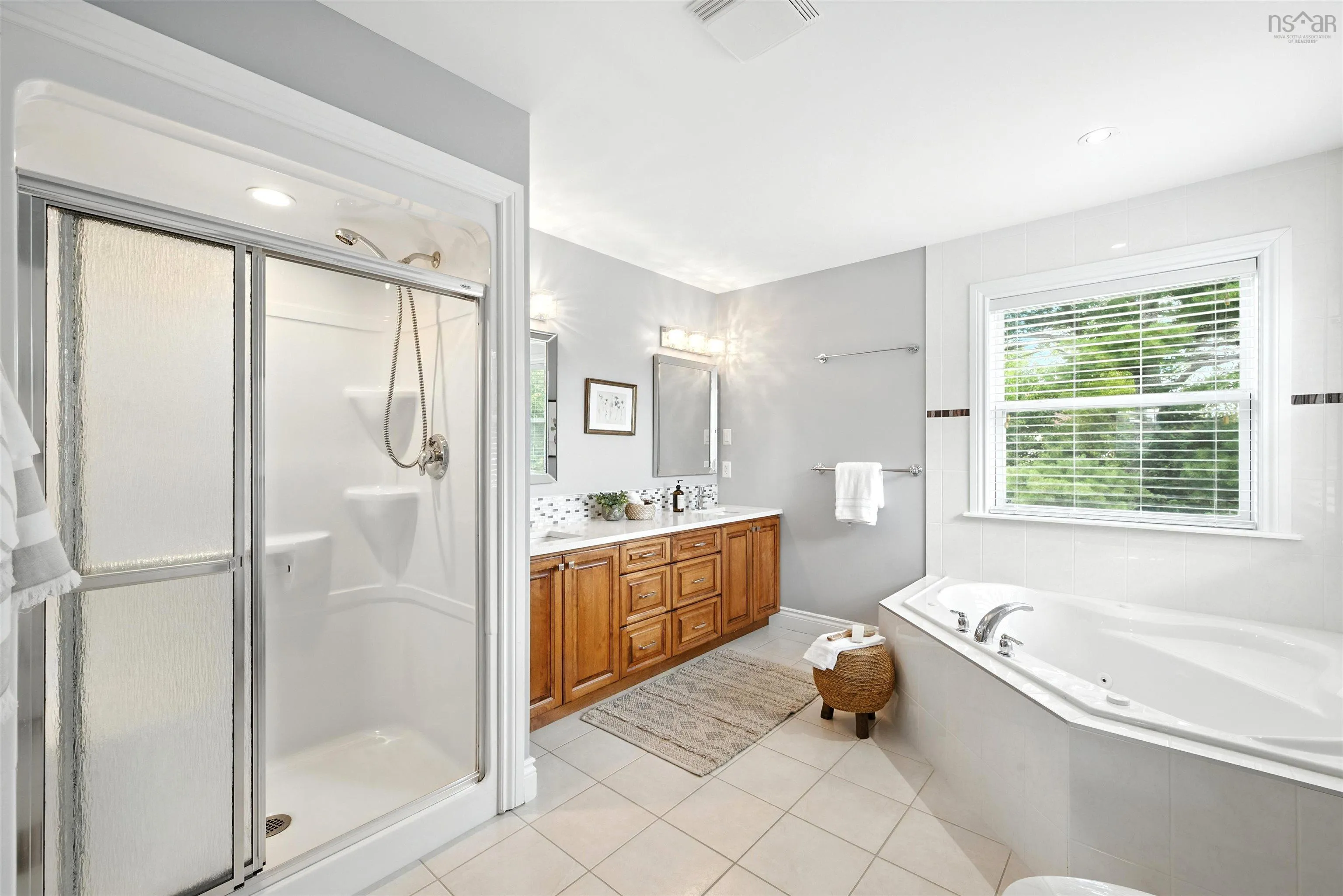 426 Southgate Drive, Bedford, NS B4A 4L8, 6 Bedrooms Bedrooms, ,4 BathroomsBathrooms,Residential,For Sale,Southgate,202518432