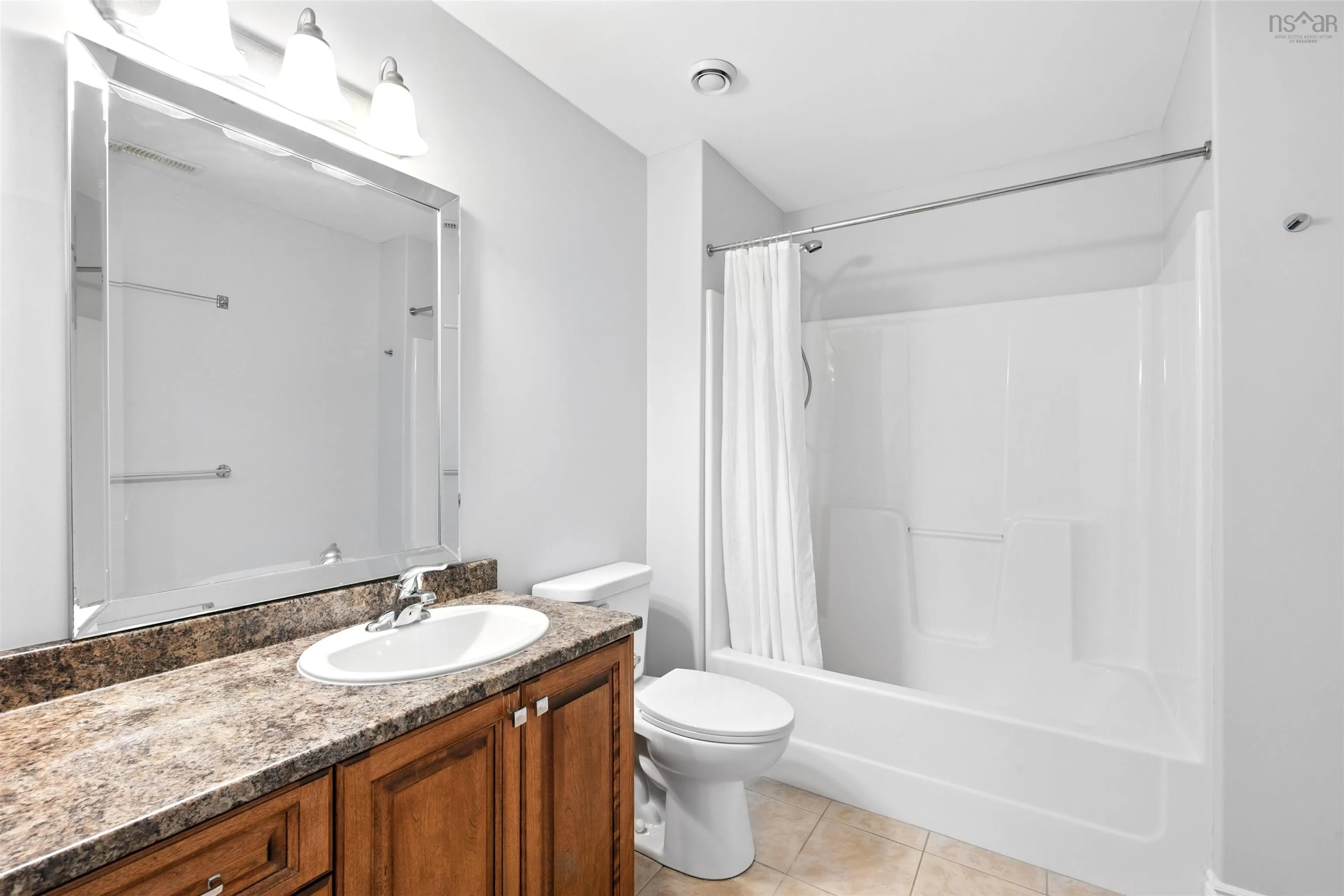 426 Southgate Drive, Bedford, NS B4A 4L8, 6 Bedrooms Bedrooms, ,4 BathroomsBathrooms,Residential,For Sale,Southgate,202518432