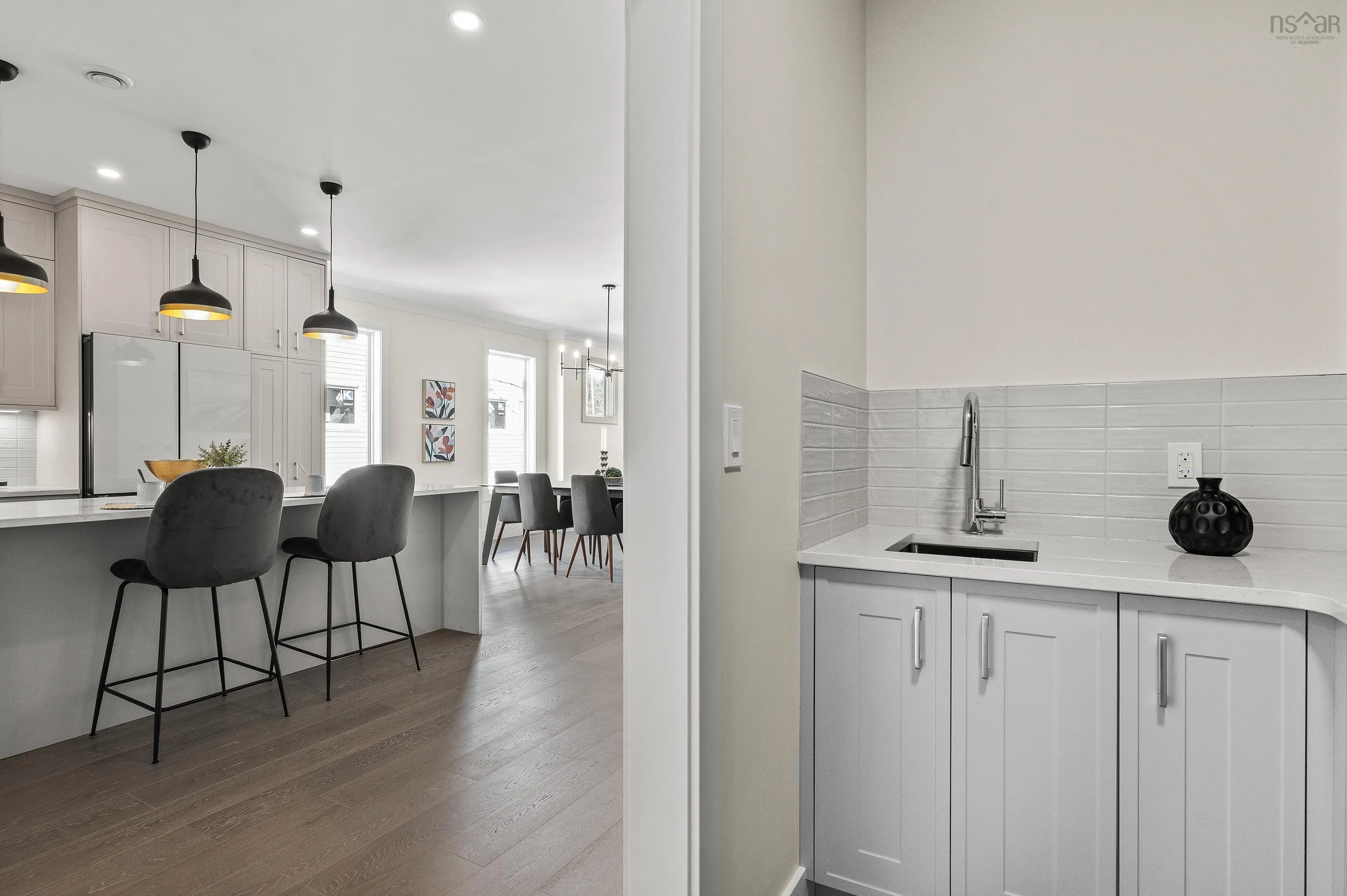394 Shore Drive, Bedford Ns B4a 2c7, 4 Bedrooms Bedrooms, ,5 BathroomsBathrooms,Residential,For Sale,Shore,202504935