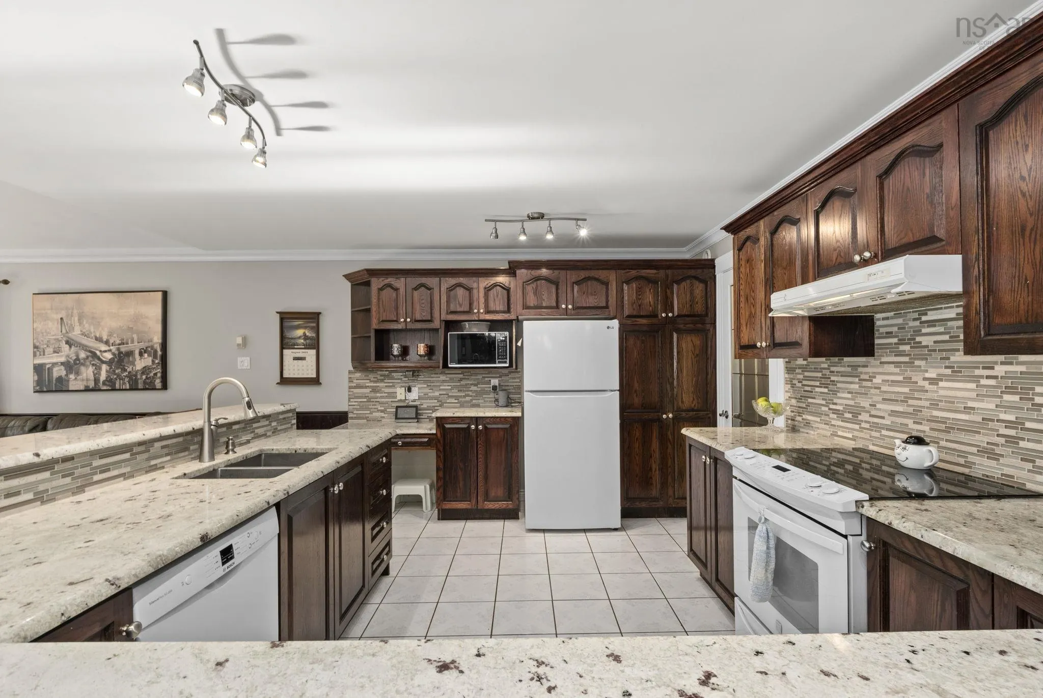 15 Bingham Drive, Stillwater, NS B3Z 1M4, 6 Bedrooms Bedrooms, ,3 BathroomsBathrooms,Residential,For Sale,Bingham,202522607