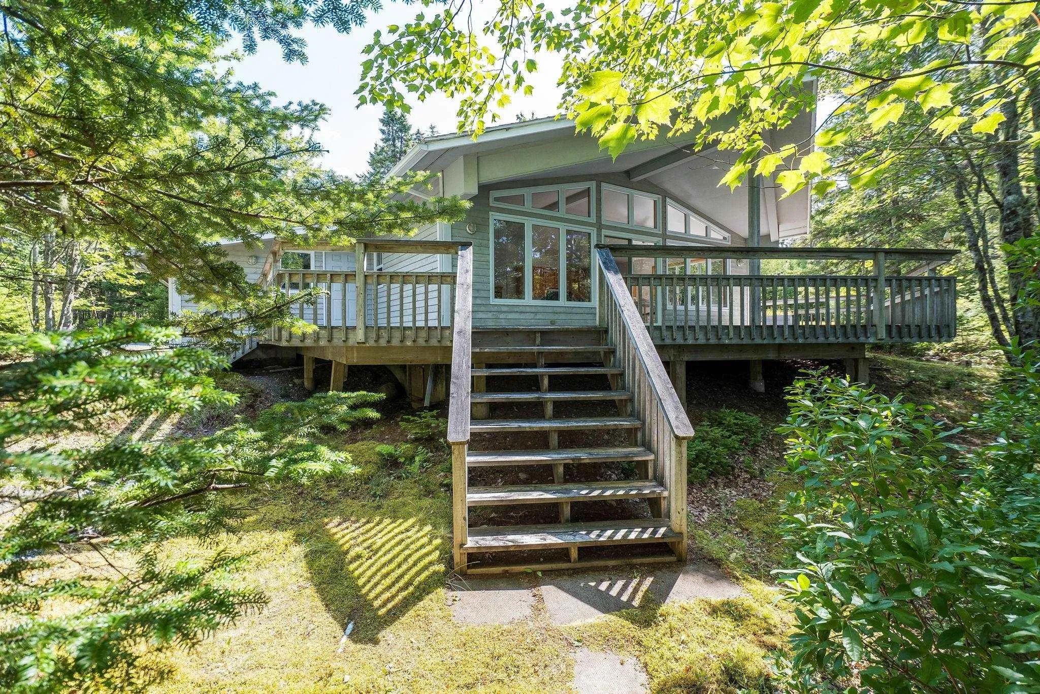 376 Lakefront Drive, Chelsea, NS B4V 7M9, 4 Bedrooms Bedrooms, ,1 BathroomBathrooms,Residential,For Sale,Lakefront,202519566
