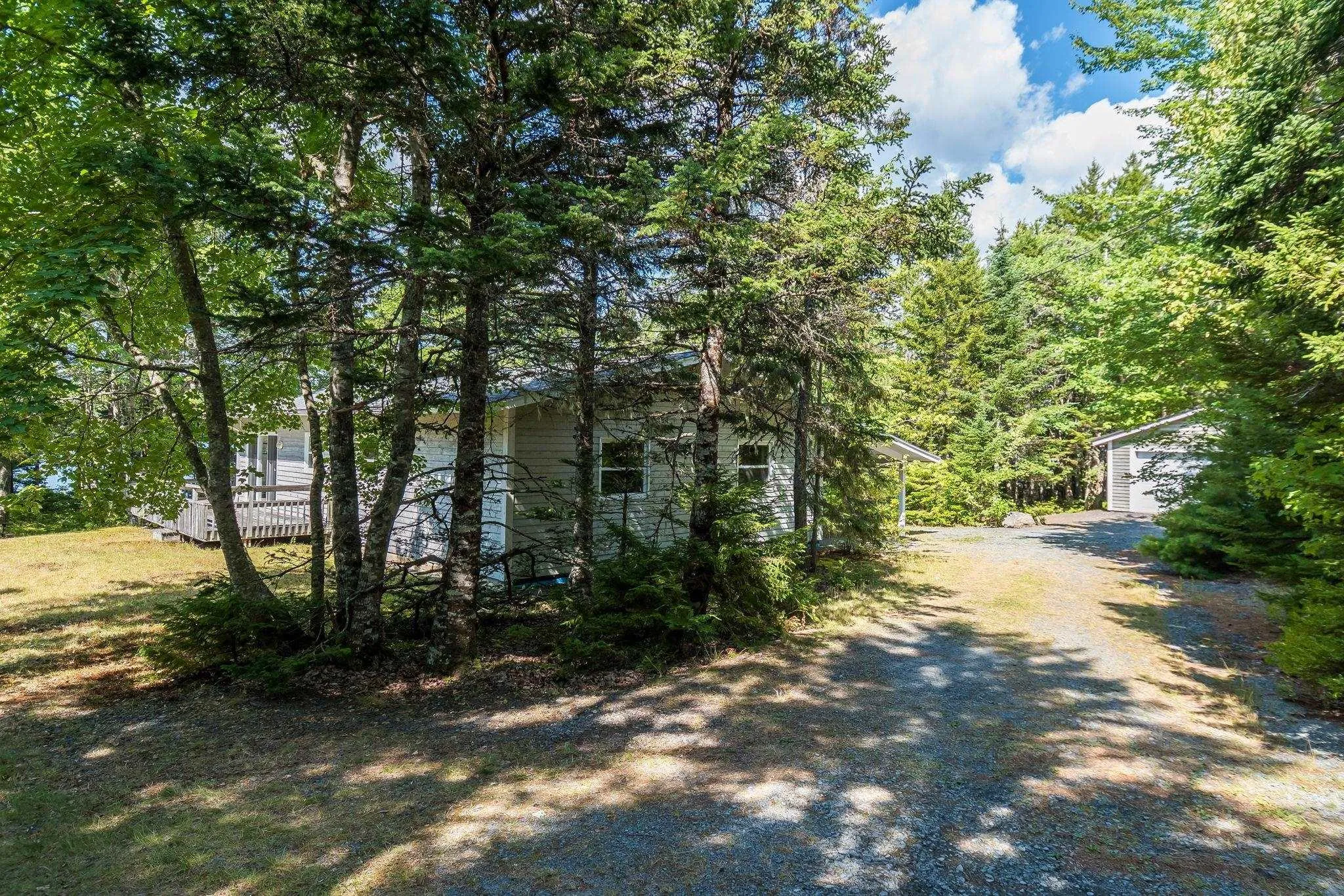 376 Lakefront Drive, Chelsea, NS B4V 7M9, 4 Bedrooms Bedrooms, ,1 BathroomBathrooms,Residential,For Sale,Lakefront,202519566