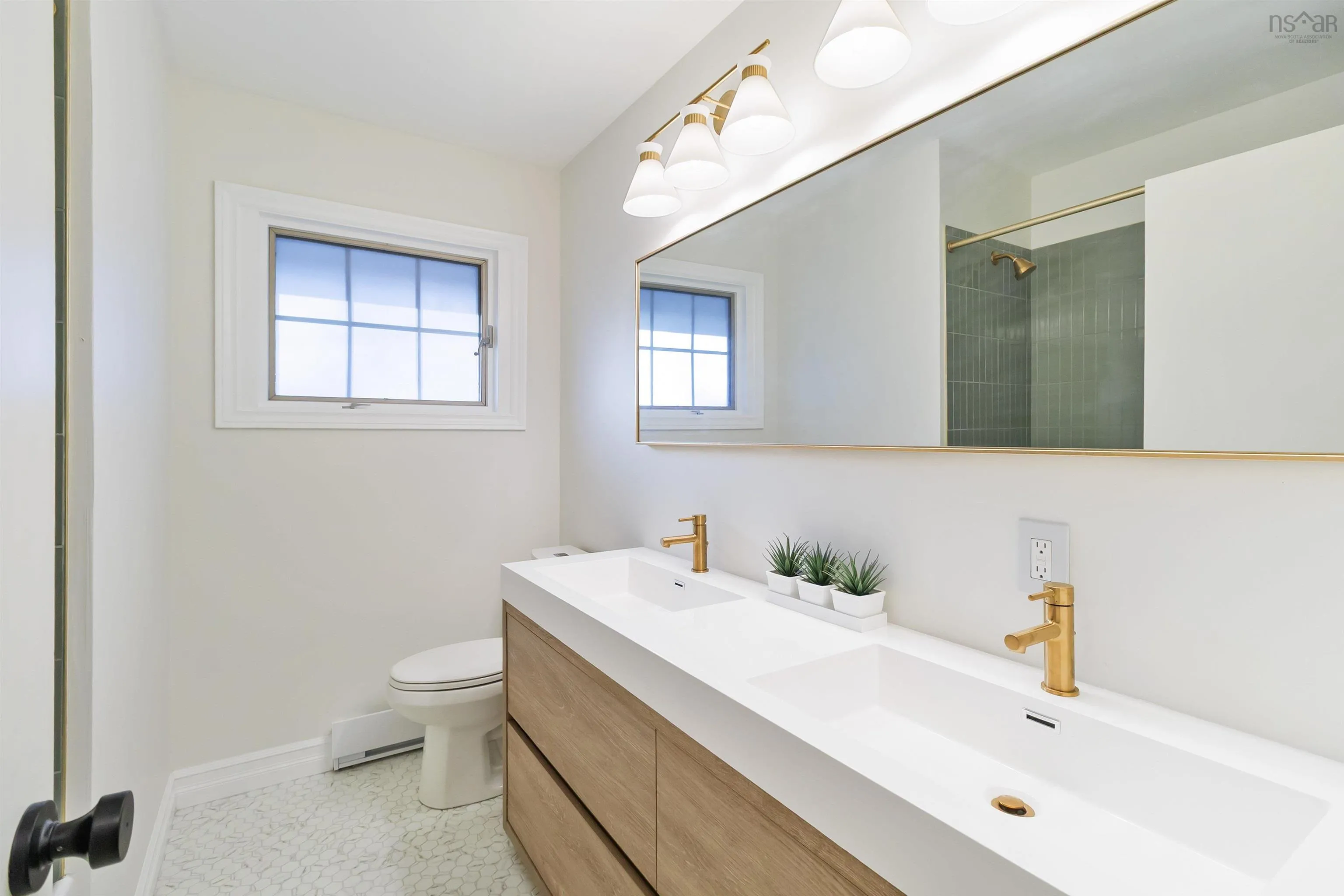 1 Brannon Drive, Dartmouth, NS B3A 3W7, 4 Bedrooms Bedrooms, ,2 BathroomsBathrooms,Residential,For Sale,Brannon,202524834
