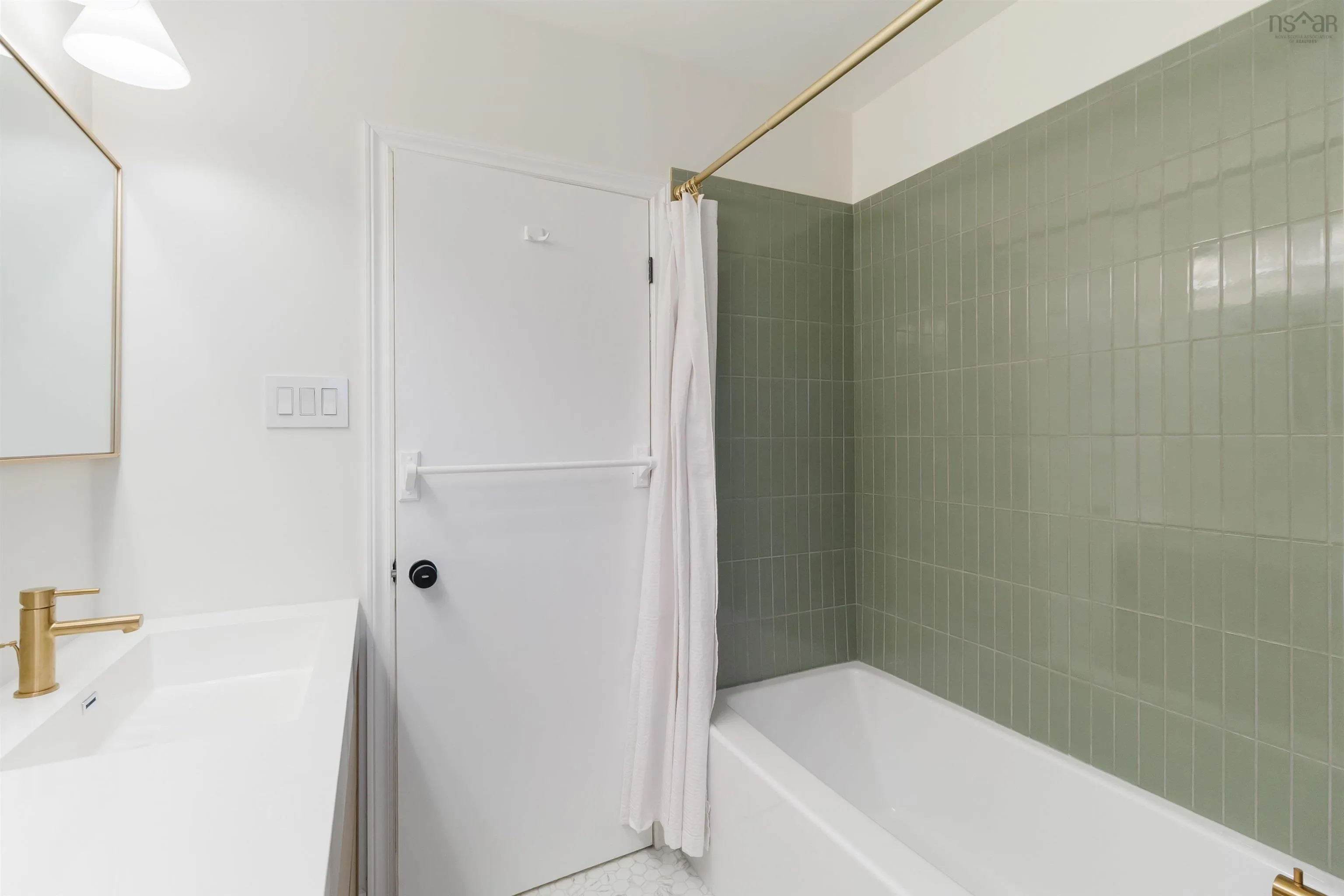 1 Brannon Drive, Dartmouth, NS B3A 3W7, 4 Bedrooms Bedrooms, ,2 BathroomsBathrooms,Residential,For Sale,Brannon,202524834