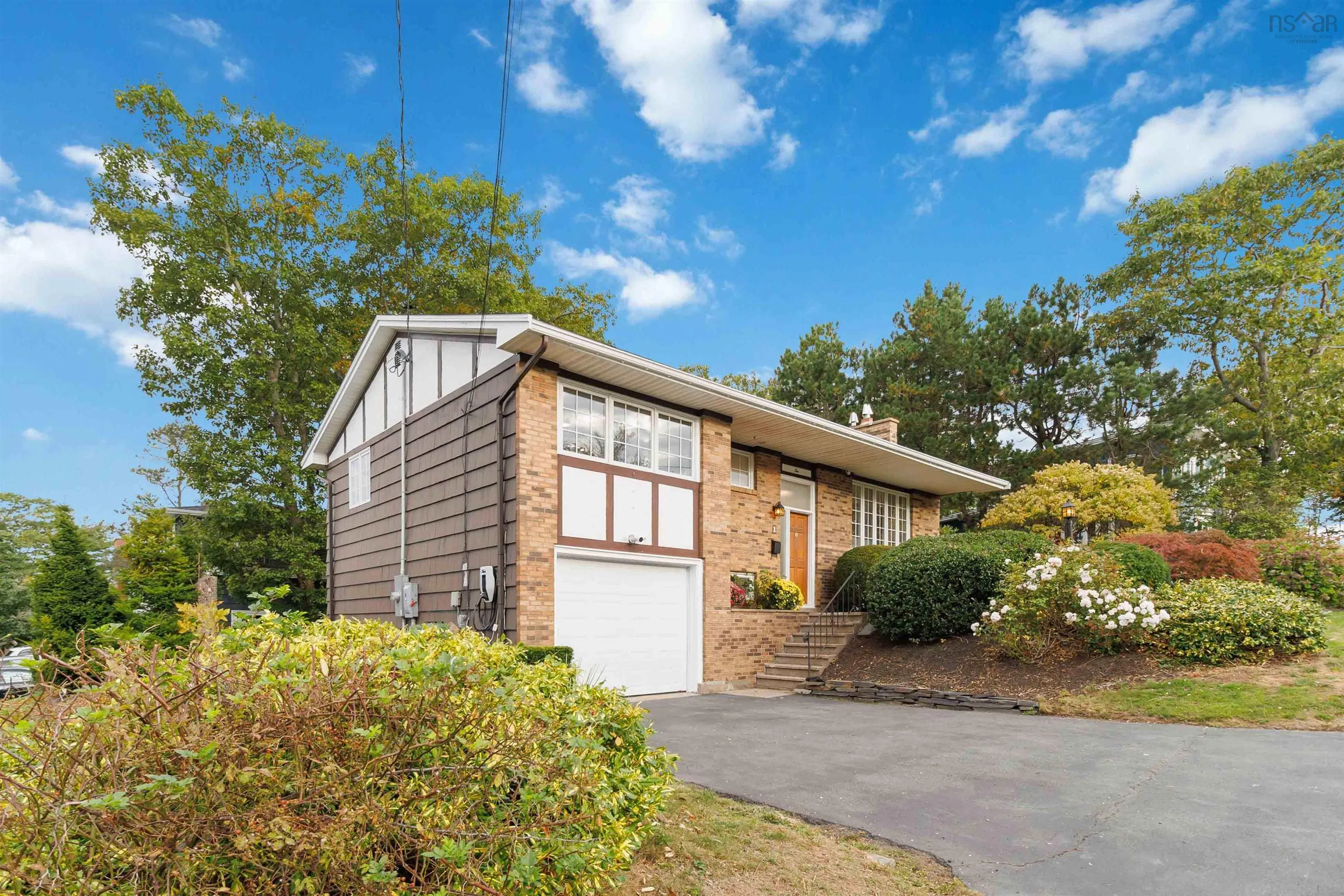 1 Brannon Drive, Dartmouth, NS B3A 3W7, 4 Bedrooms Bedrooms, ,2 BathroomsBathrooms,Residential,For Sale,Brannon,202524834