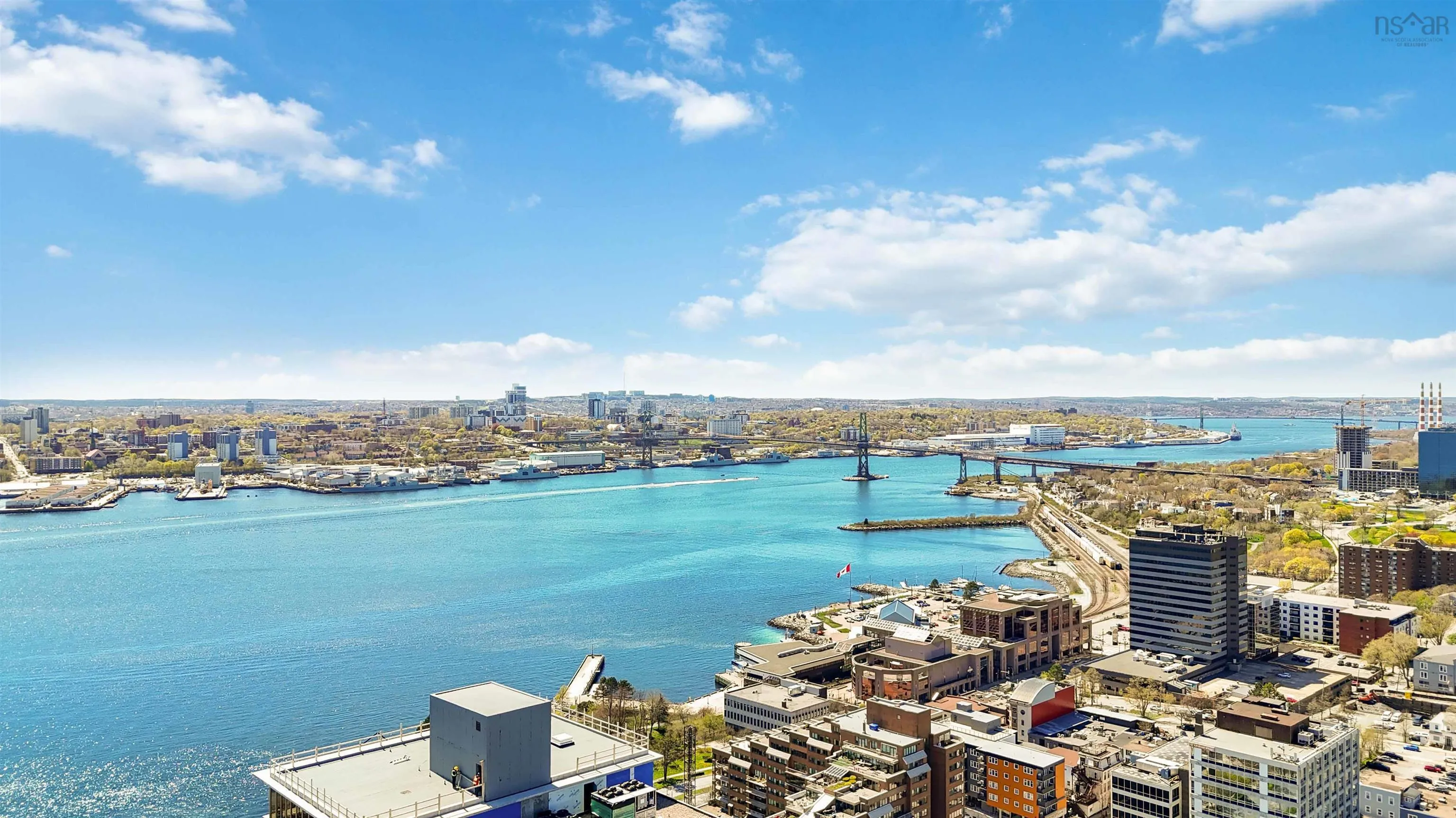 31 Kings Wharf Place, Dartmouth, NS B2Y 0C1, 2 Bedrooms Bedrooms, ,2 BathroomsBathrooms,Residential,For Sale,Kings Wharf Place,202511028