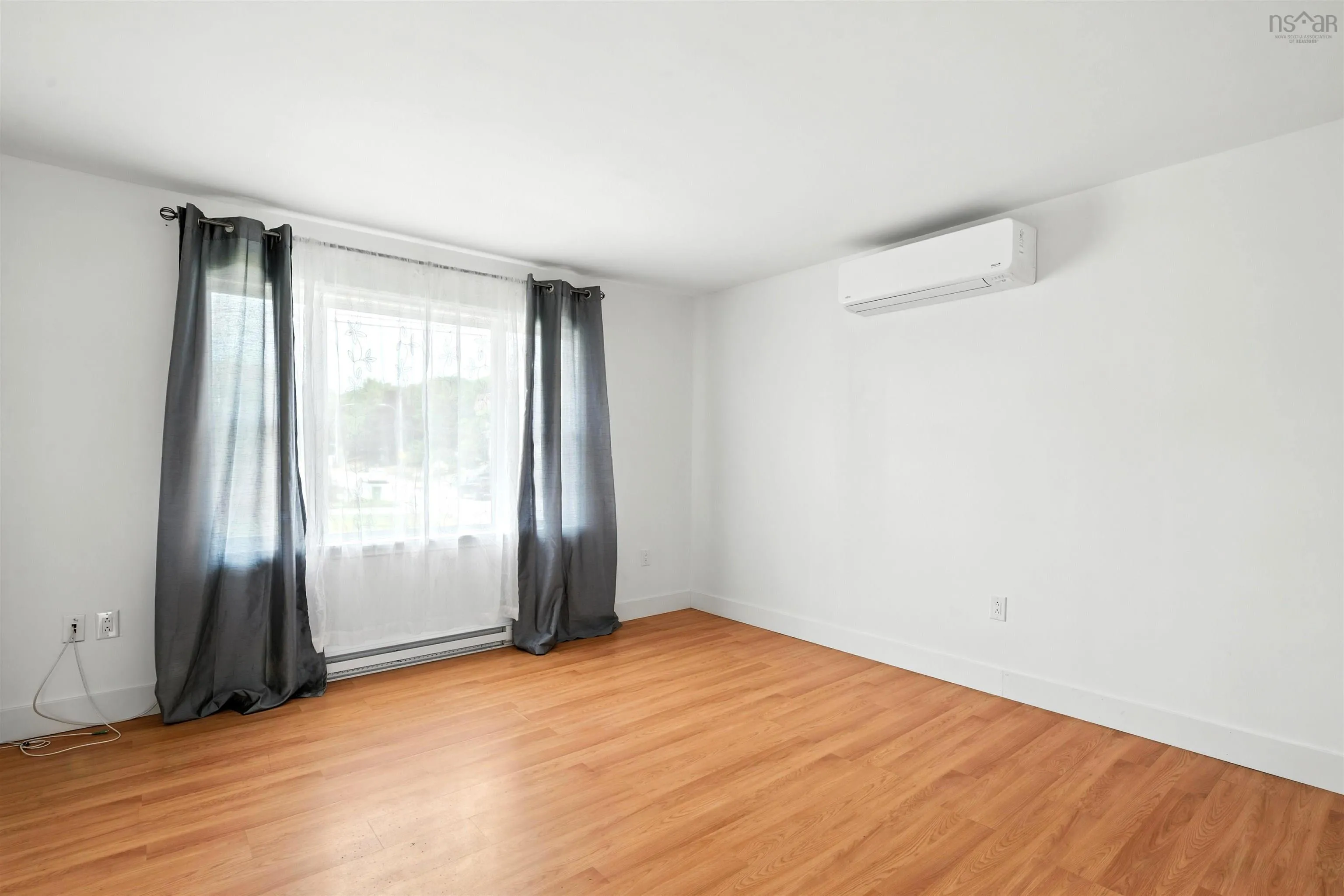 484 Renfrew Street, Dartmouth, NS B2Y 2M5, 3 Bedrooms Bedrooms, ,2 BathroomsBathrooms,Residential,For Sale,Renfrew,202519931