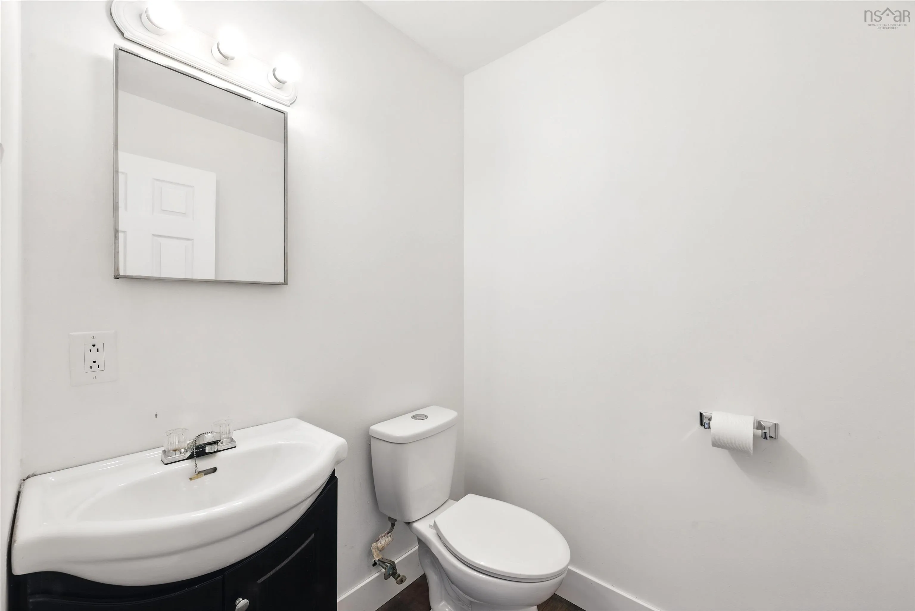 484 Renfrew Street, Dartmouth, NS B2Y 2M5, 3 Bedrooms Bedrooms, ,2 BathroomsBathrooms,Residential,For Sale,Renfrew,202519931