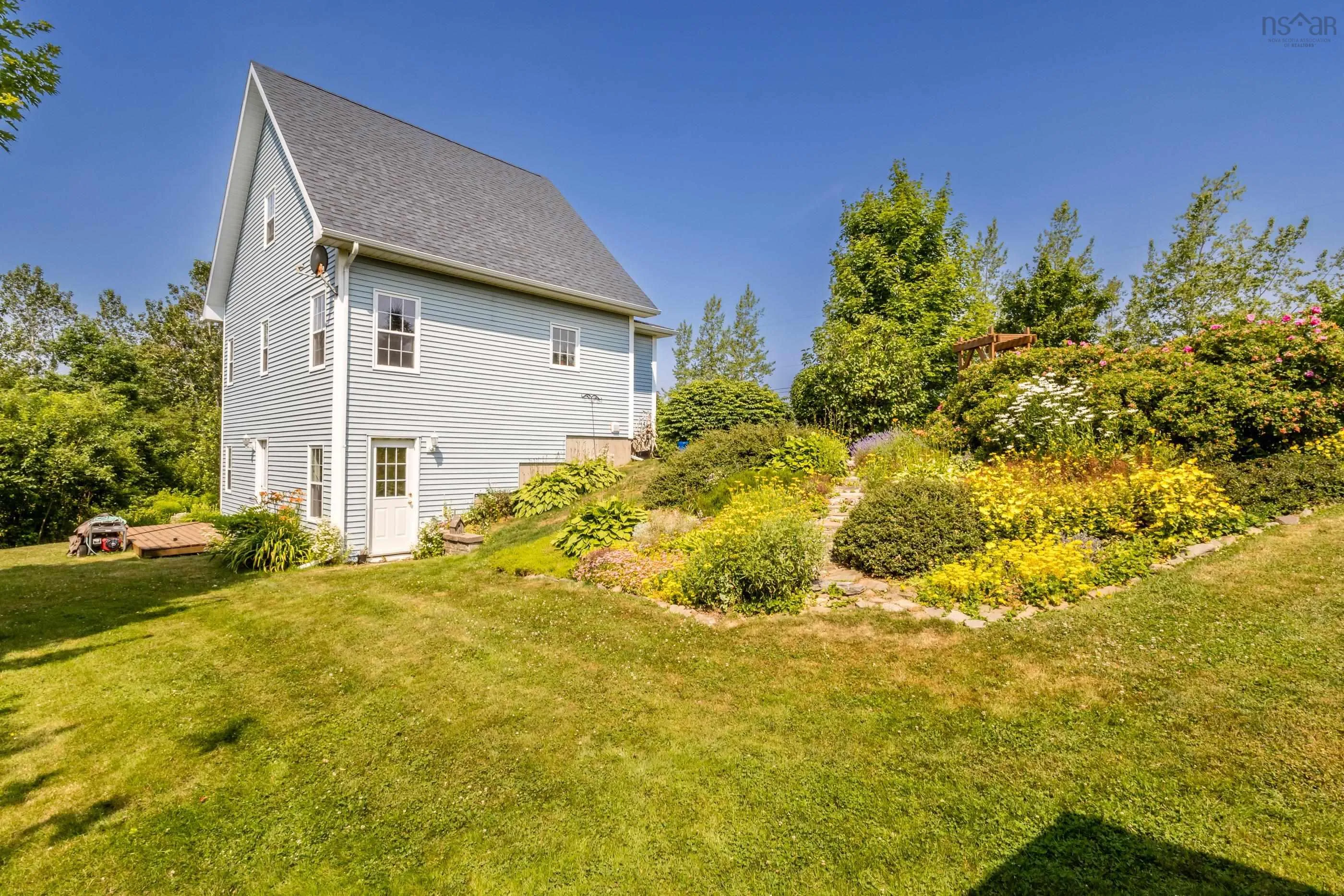 40 Wall Street, Canada Creek, NS B0P 1V0, 3 Bedrooms Bedrooms, ,2 BathroomsBathrooms,Residential,For Sale,Wall,202517936