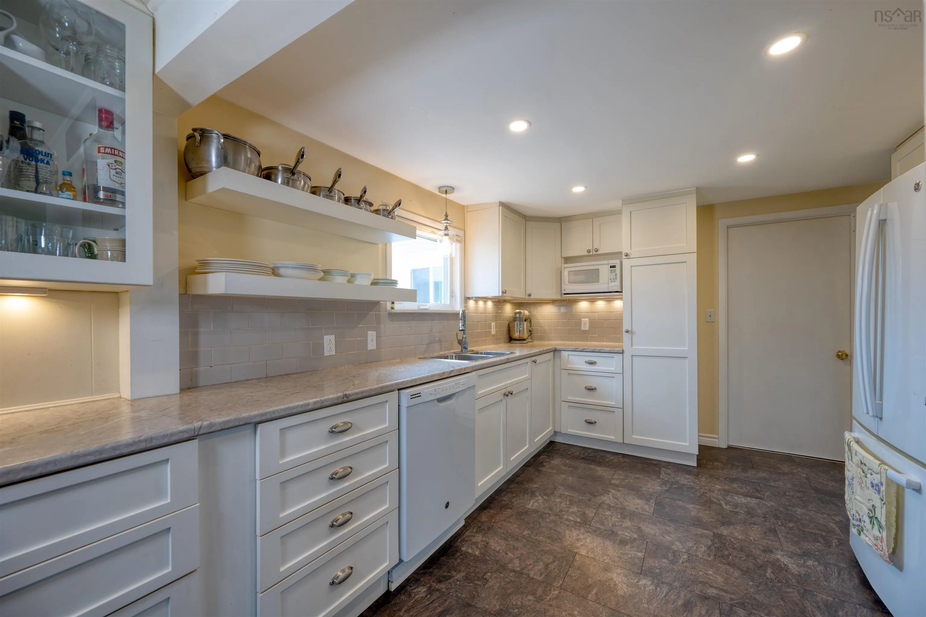 466 Beaver Harbour Road, Port Dufferin, NS B0J 2R0, 2 Bedrooms Bedrooms, ,2 BathroomsBathrooms,Residential,For Sale,Beaver Harbour,202523600