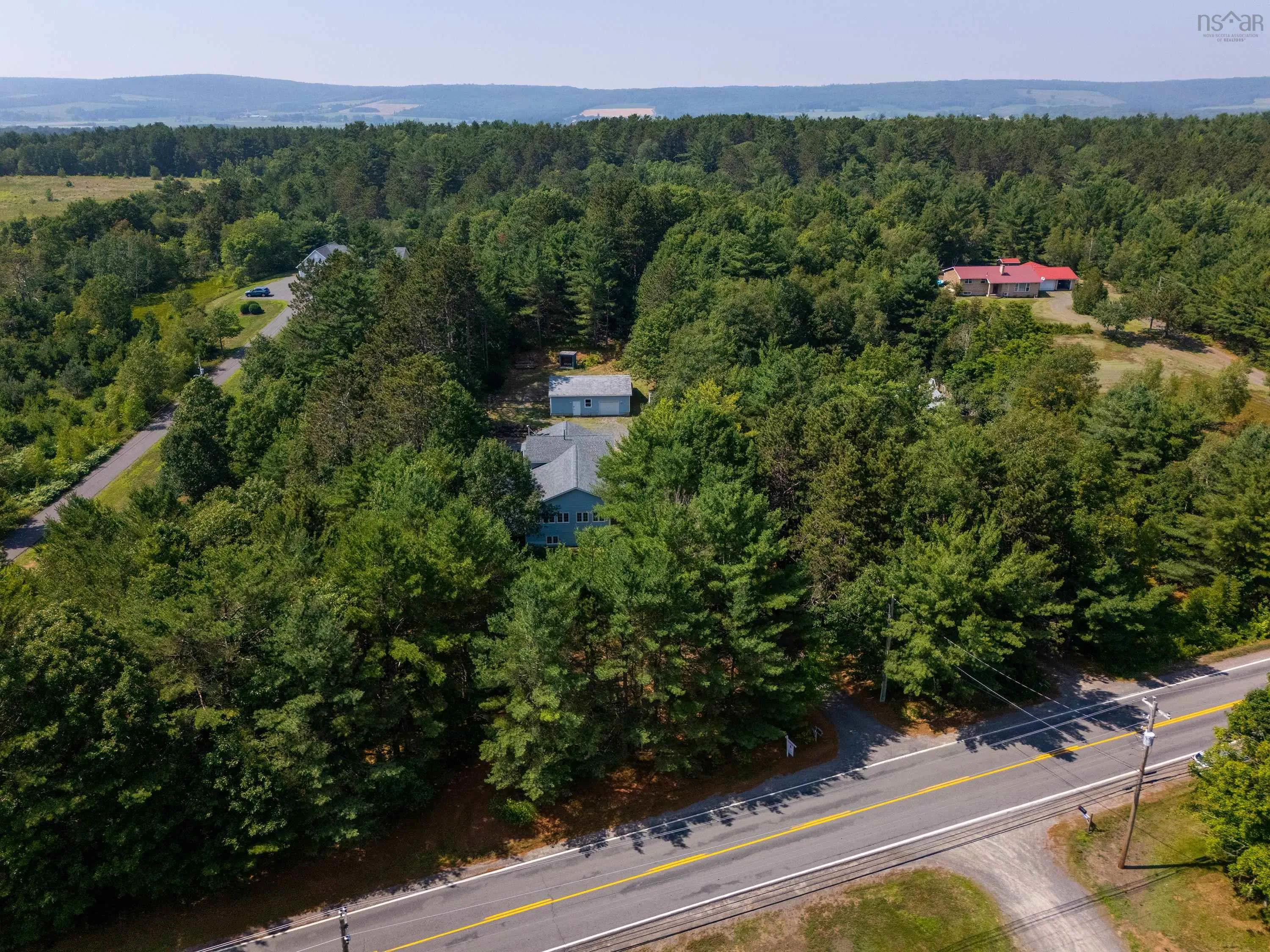 1333 Highway 1, East Kingston, NS B0P 1R0, 4 Bedrooms Bedrooms, ,3 BathroomsBathrooms,Residential,For Sale,Highway 1,202517342