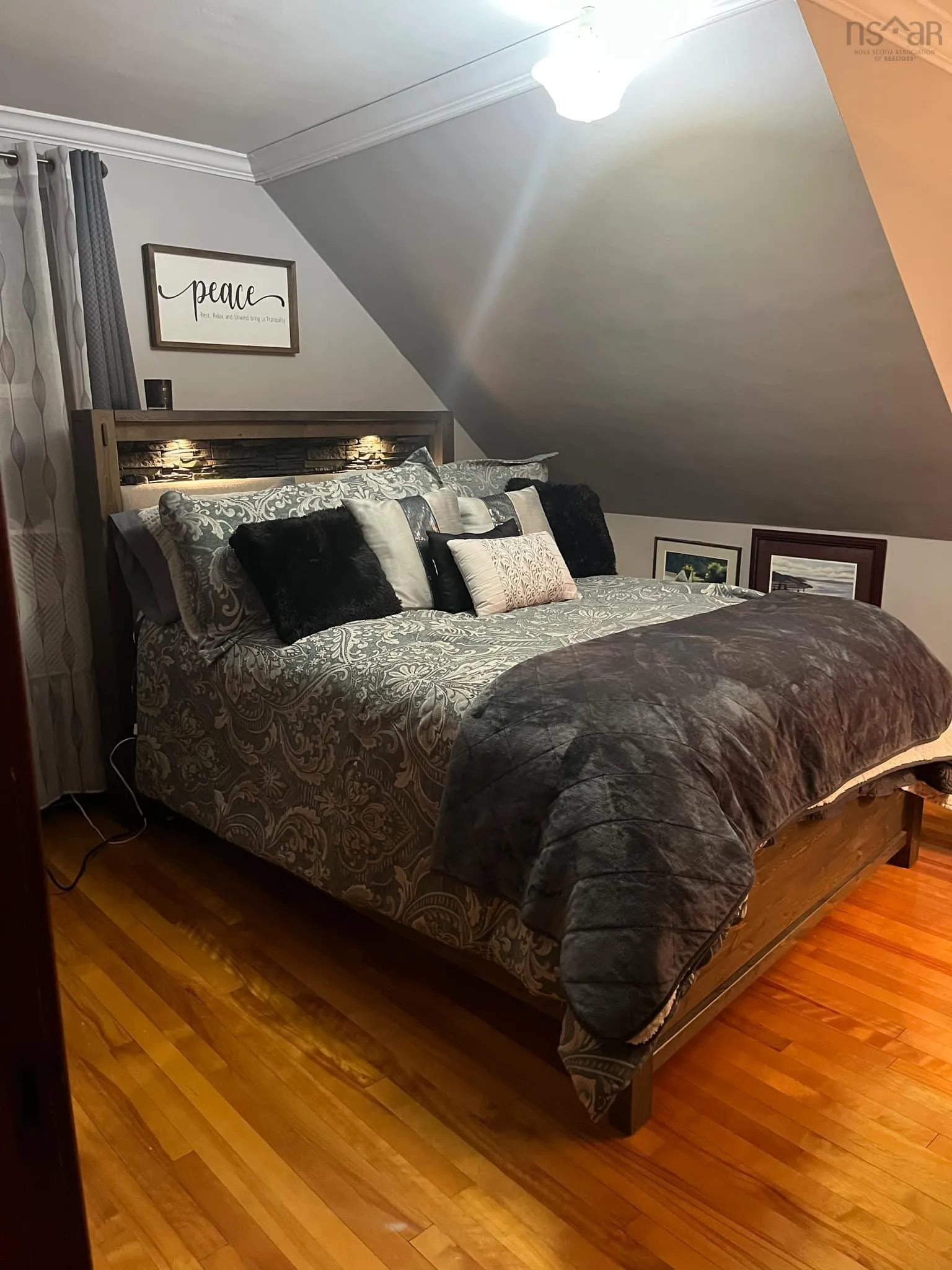 31 Royal Avenue, Sydney, NS B1P 4M1, 3 Bedrooms Bedrooms, ,1 BathroomBathrooms,Residential,For Sale,Royal,202520502