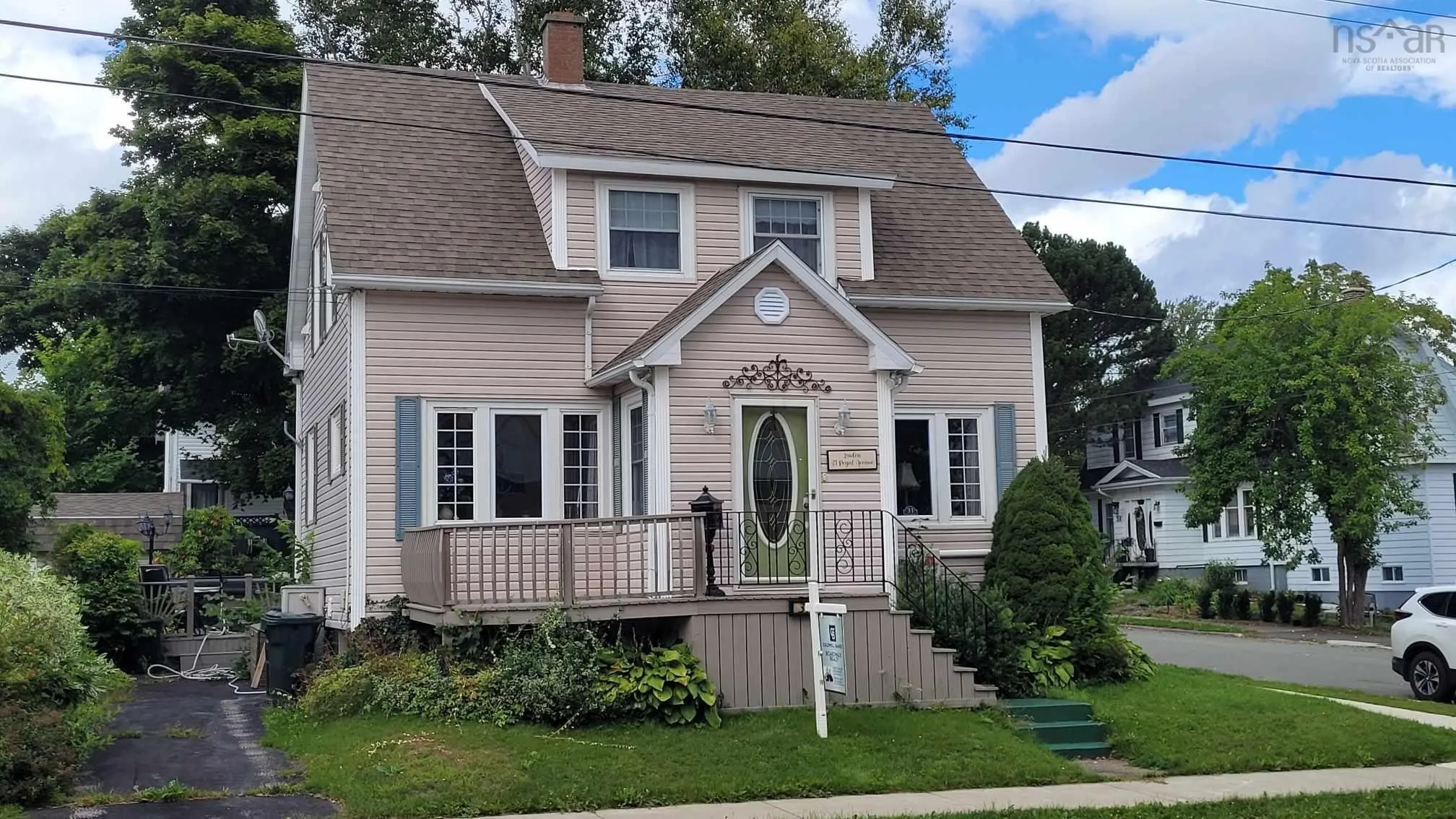31 Royal Avenue, Sydney, NS B1P 4M1, 3 Bedrooms Bedrooms, ,1 BathroomBathrooms,Residential,For Sale,Royal,202520502