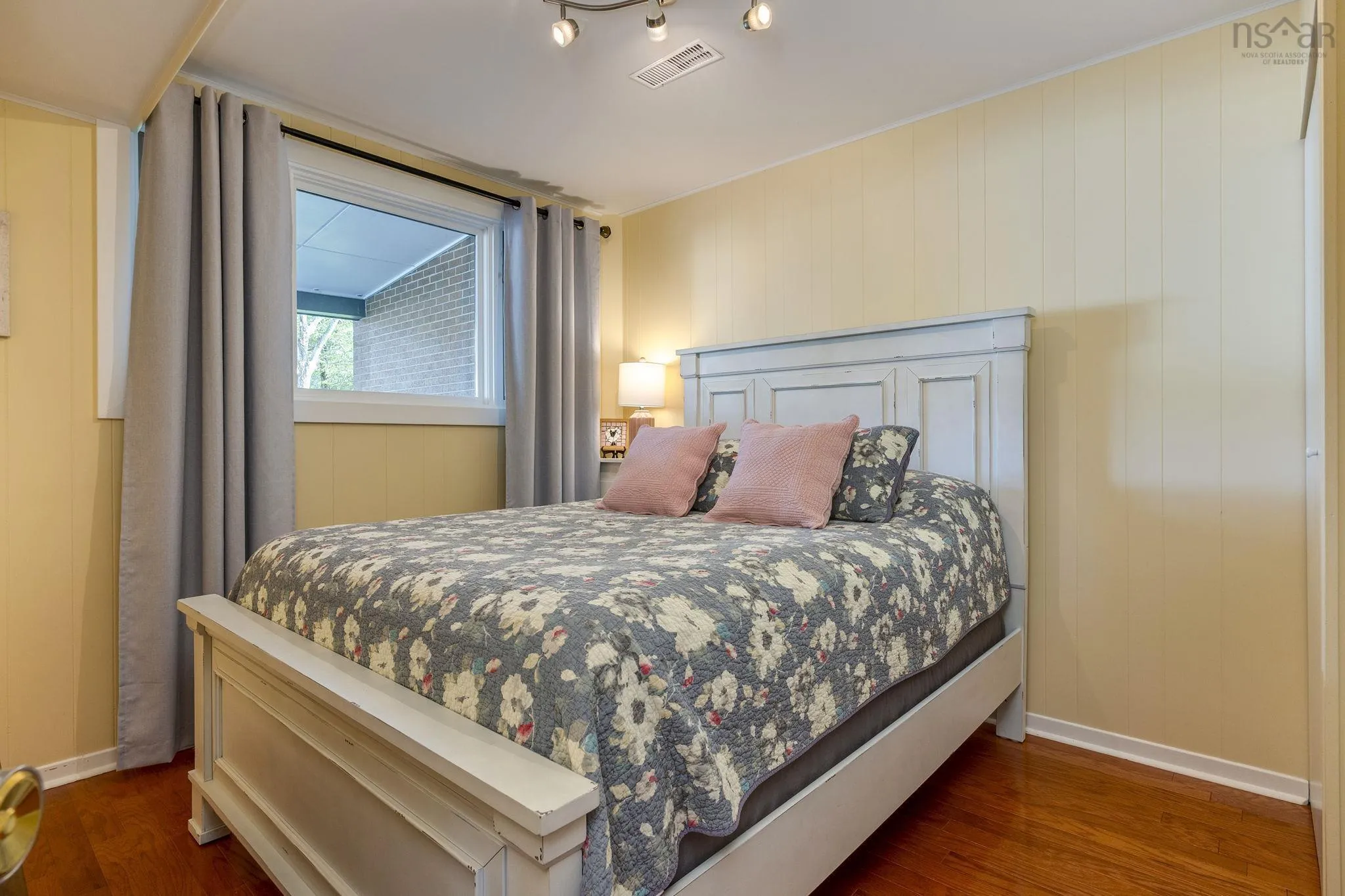 10 Palisade Place, Halifax, NS B3M 2Y8, 2 Bedrooms Bedrooms, ,2 BathroomsBathrooms,Residential,For Sale,Palisade,202524623
