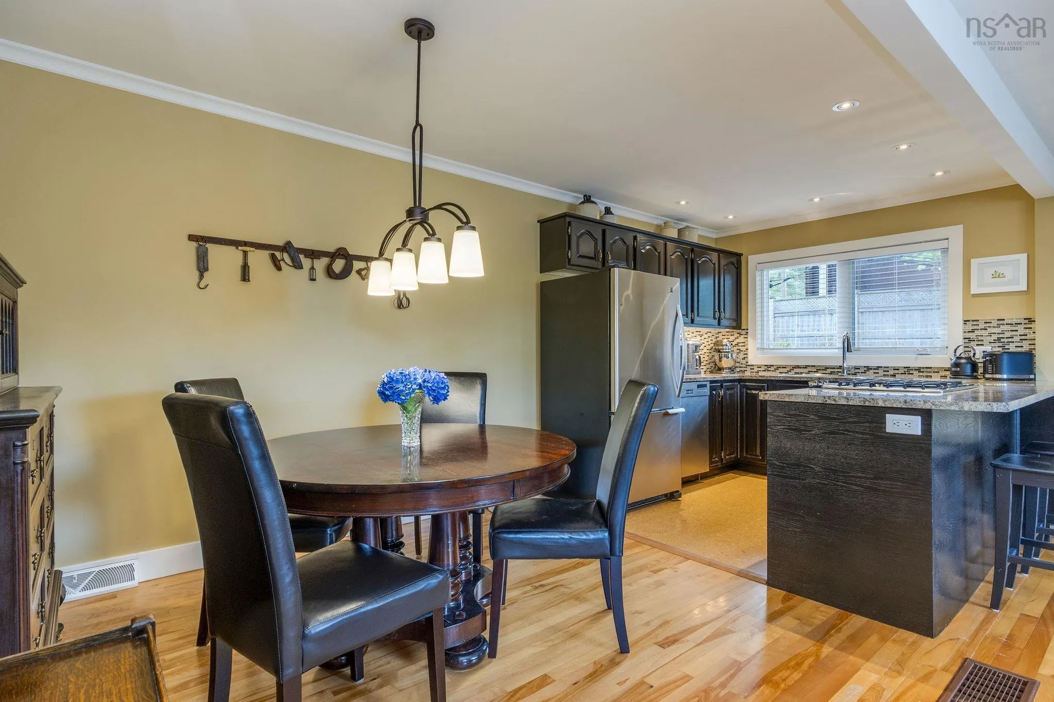 10 Palisade Place, Halifax, NS B3M 2Y8, 2 Bedrooms Bedrooms, ,2 BathroomsBathrooms,Residential,For Sale,Palisade,202524623