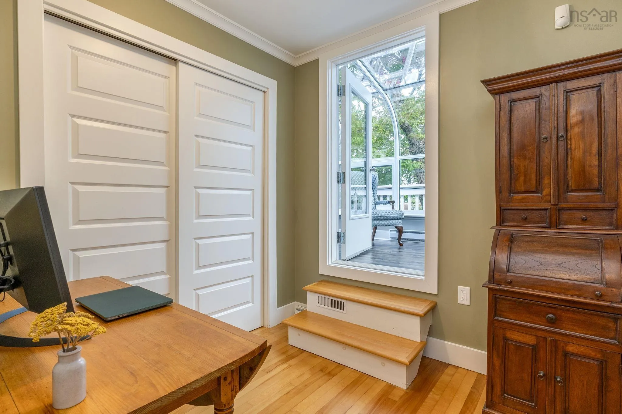 10 Palisade Place, Halifax, NS B3M 2Y8, 2 Bedrooms Bedrooms, ,2 BathroomsBathrooms,Residential,For Sale,Palisade,202524623