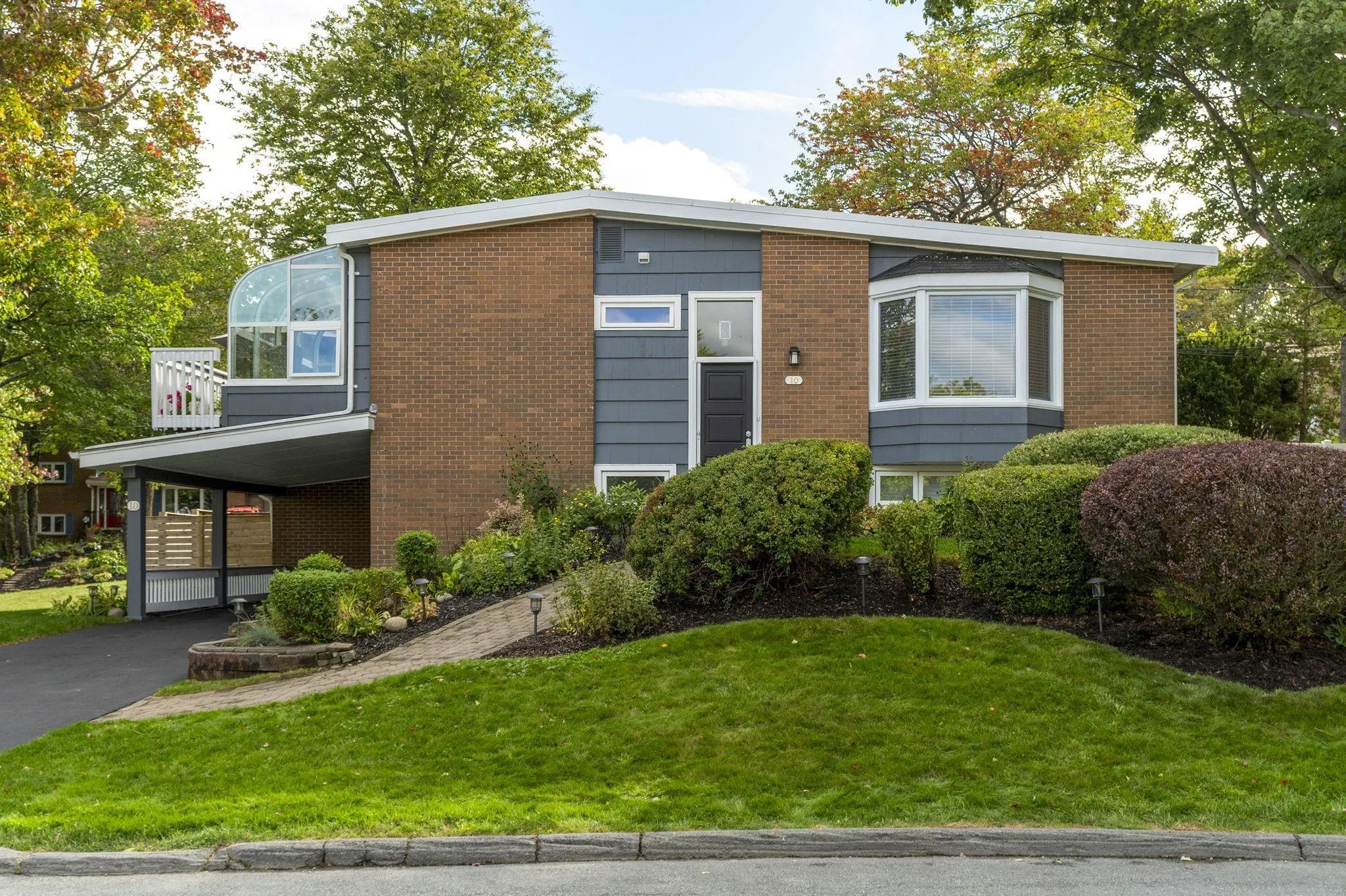 10 Palisade Place, Halifax, NS B3M 2Y8, 2 Bedrooms Bedrooms, ,2 BathroomsBathrooms,Residential,For Sale,Palisade,202524623