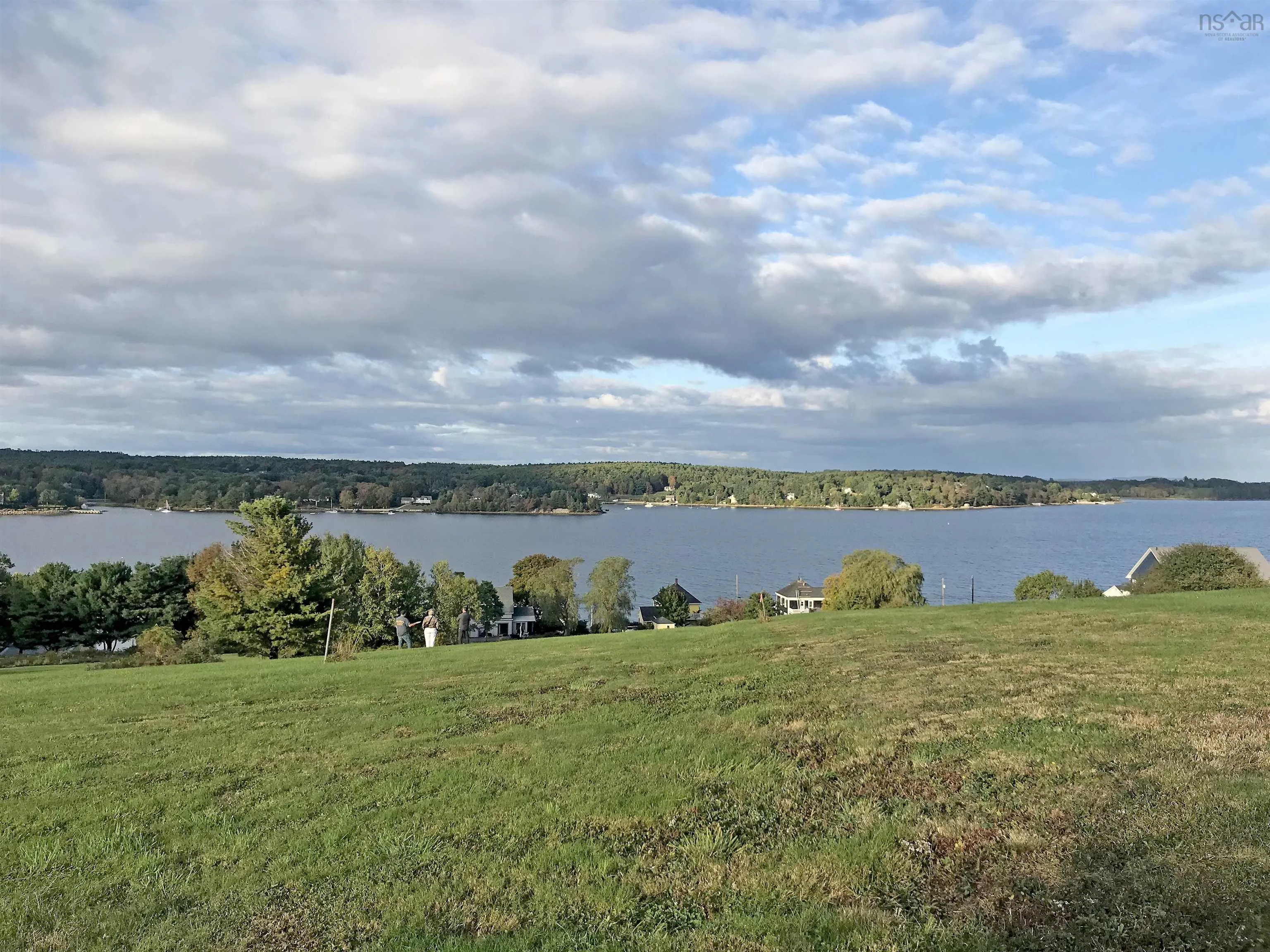 997 Main Street, Mahone Bay Ns B0j 2e0, 3 Bedrooms Bedrooms, ,2 BathroomsBathrooms,Residential,For Sale,Main,202503487