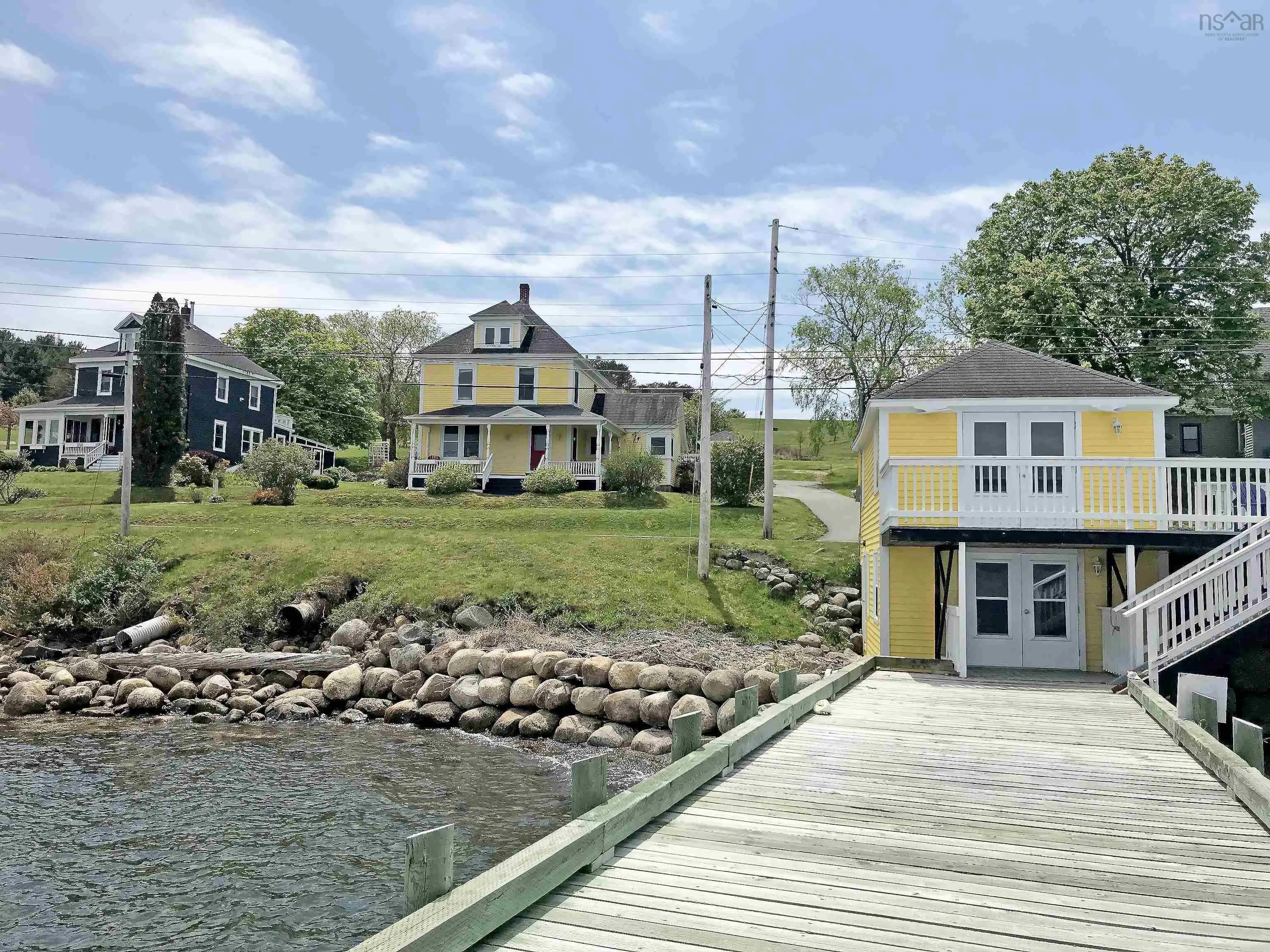 997 Main Street, Mahone Bay Ns B0j 2e0, 3 Bedrooms Bedrooms, ,2 BathroomsBathrooms,Residential,For Sale,Main,202503487
