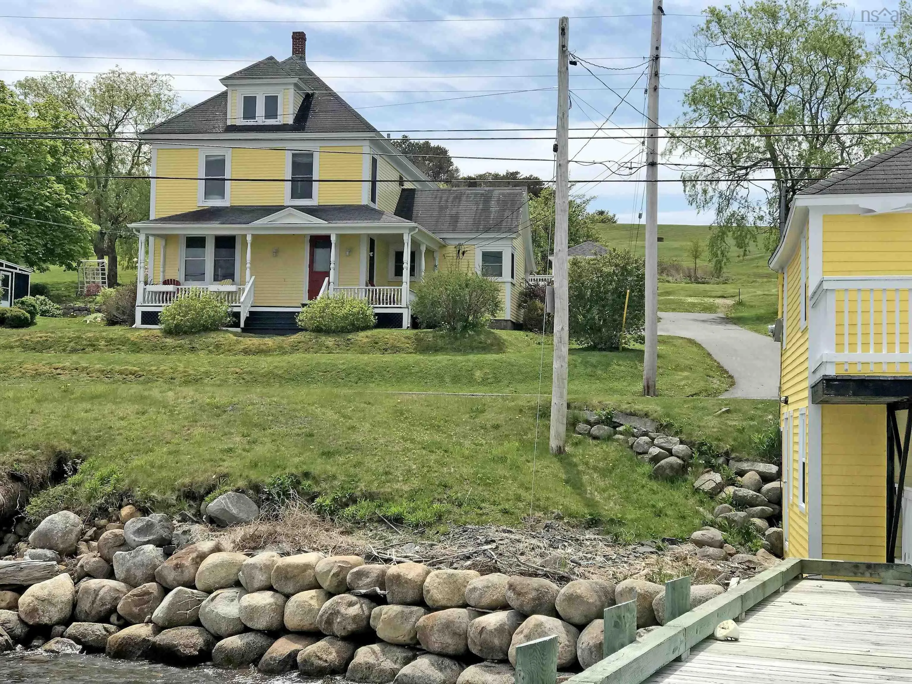 997 Main Street, Mahone Bay Ns B0j 2e0, 3 Bedrooms Bedrooms, ,2 BathroomsBathrooms,Residential,For Sale,Main,202503487