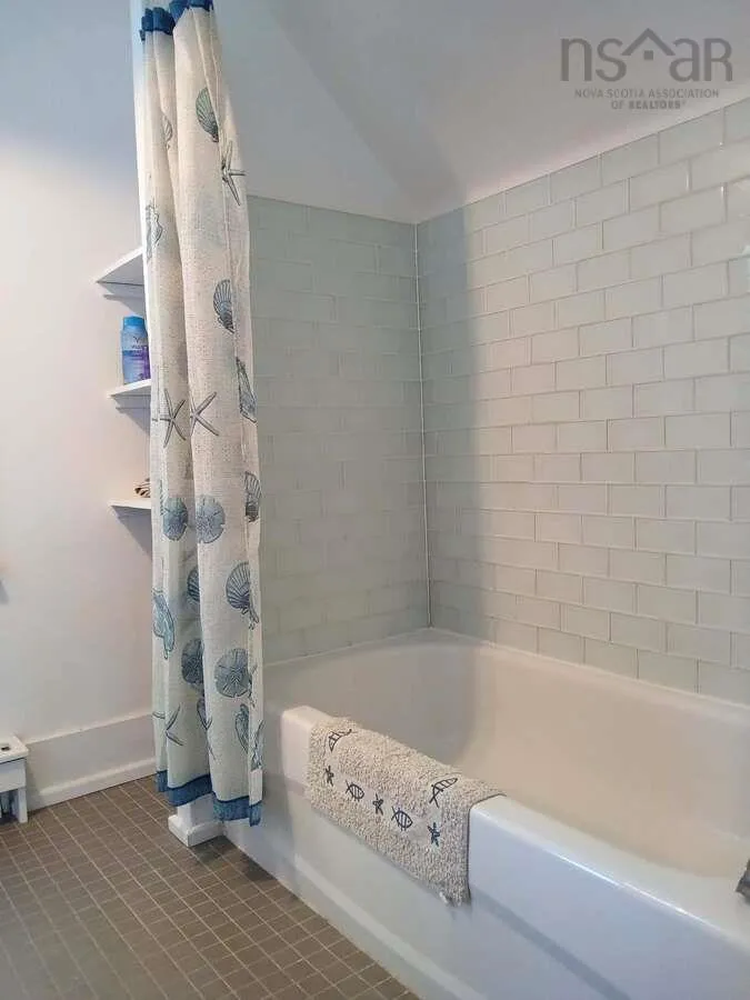 3 Breakwater Lane, Brooklyn, NS B0J 1H0, 5 Bedrooms Bedrooms, ,3 BathroomsBathrooms,Residential,For Sale,Breakwater,202525527