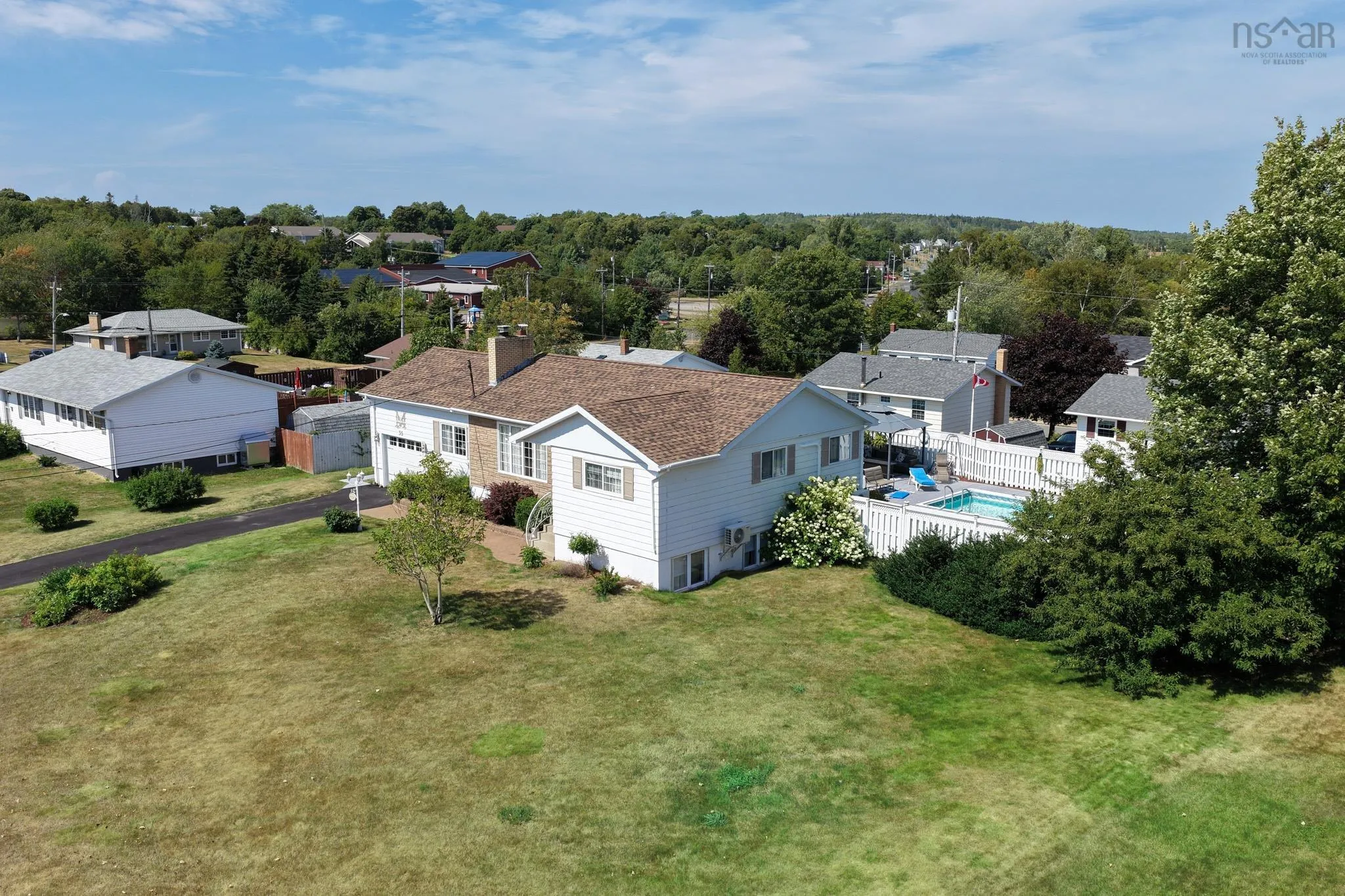 35 Campbell Street, North Sydney, NS B2A 2C6, 2 Bedrooms Bedrooms, ,2 BathroomsBathrooms,Residential,For Sale,Campbell,202521880