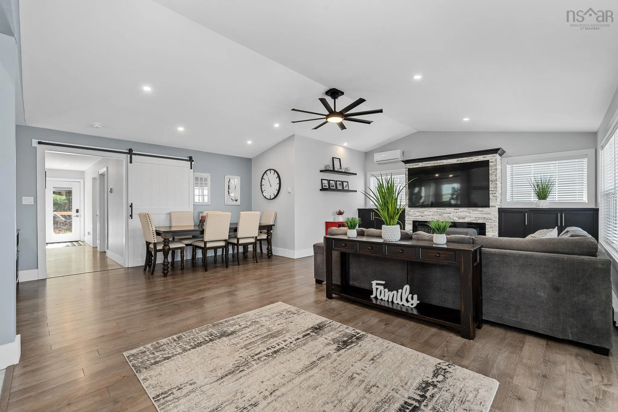 704 Waverley Road, Dartmouth, NS B2X 2G4, 3 Bedrooms Bedrooms, ,2 BathroomsBathrooms,Residential,For Sale,Waverley,202520867
