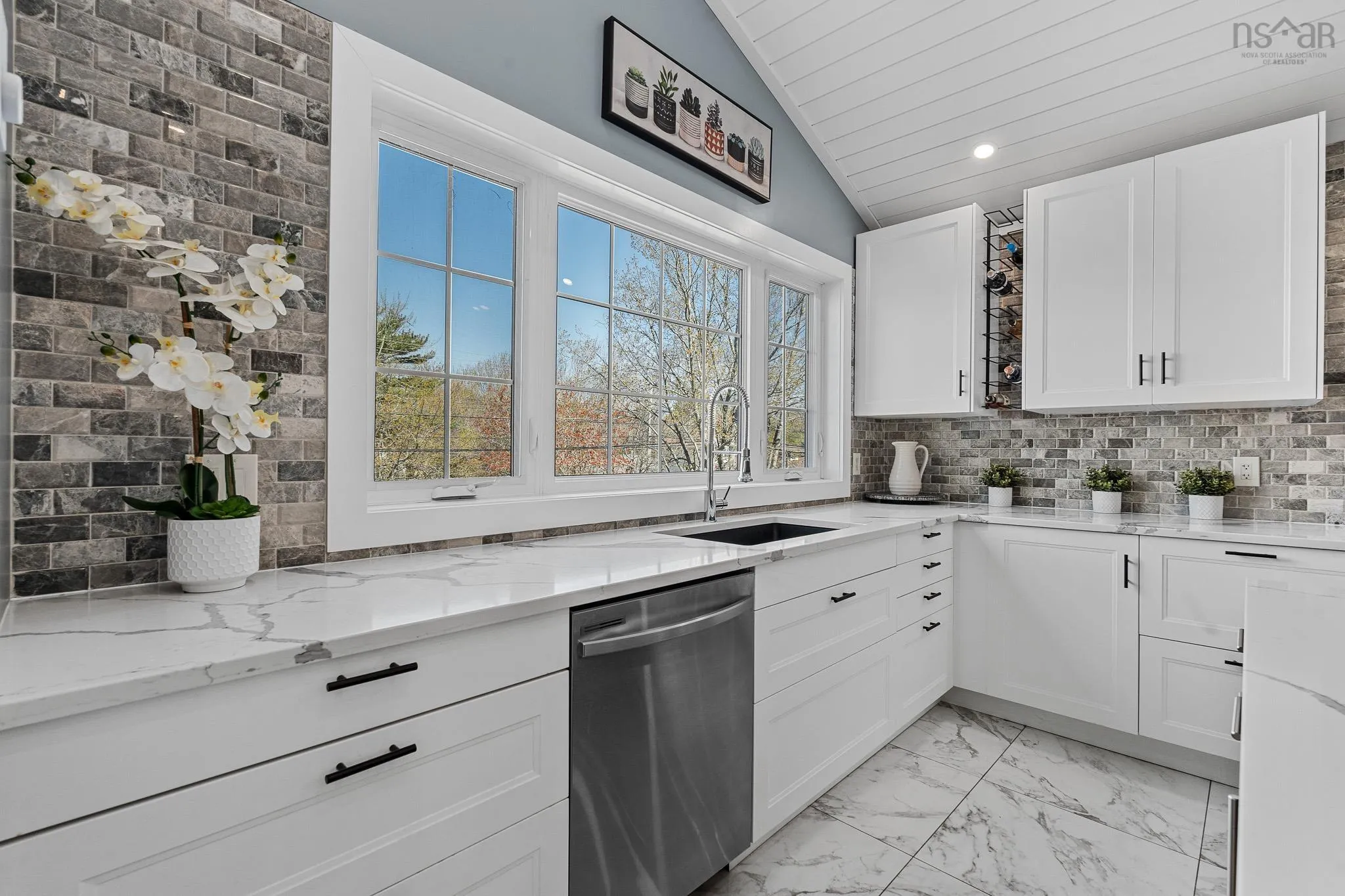 704 Waverley Road, Dartmouth, NS B2X 2G4, 3 Bedrooms Bedrooms, ,2 BathroomsBathrooms,Residential,For Sale,Waverley,202520867