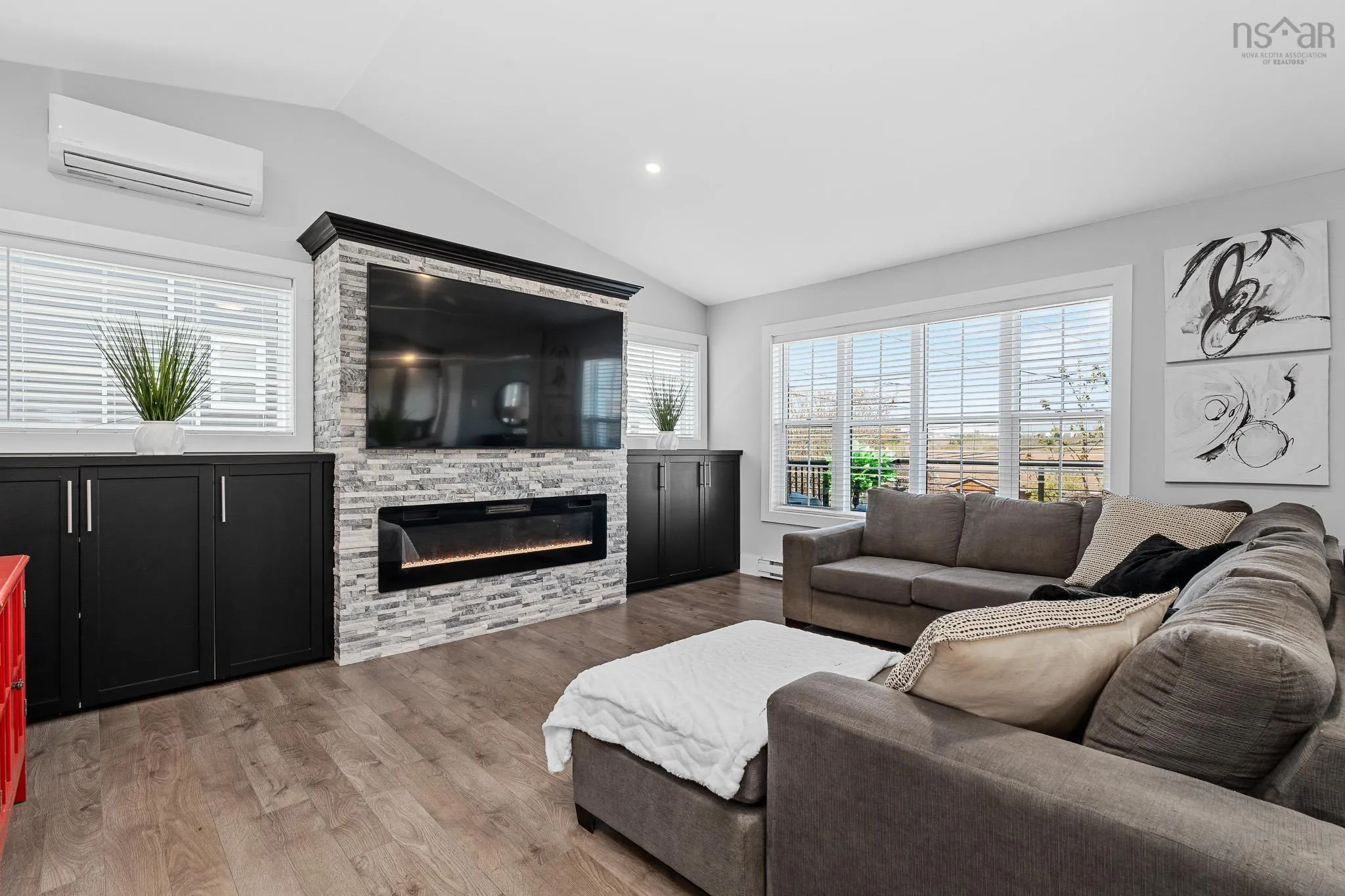 704 Waverley Road, Dartmouth, NS B2X 2G4, 3 Bedrooms Bedrooms, ,2 BathroomsBathrooms,Residential,For Sale,Waverley,202520867