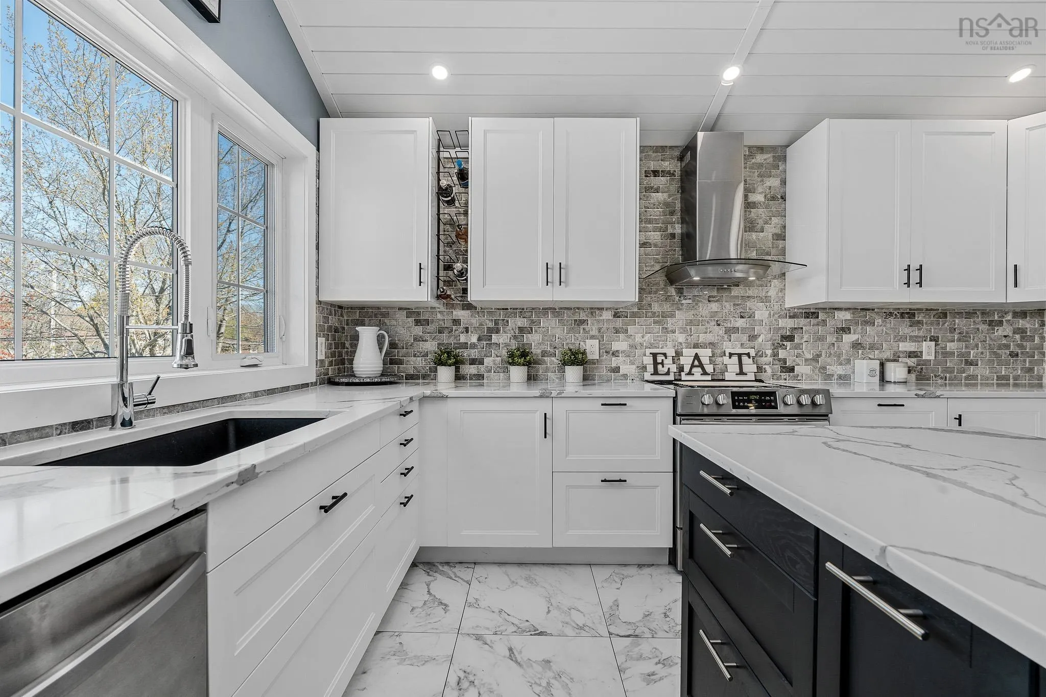 704 Waverley Road, Dartmouth, NS B2X 2G4, 3 Bedrooms Bedrooms, ,2 BathroomsBathrooms,Residential,For Sale,Waverley,202520867