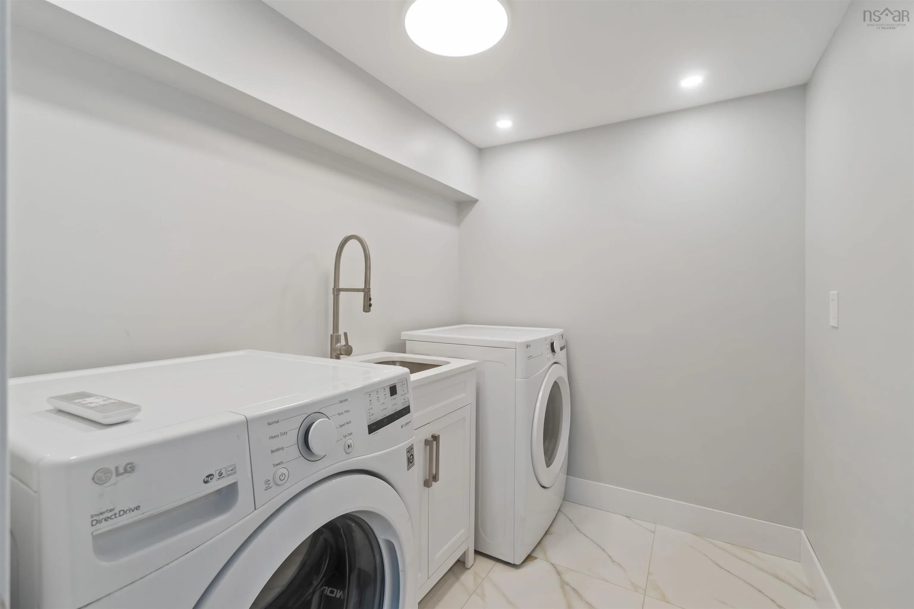 704 Waverley Road, Dartmouth, NS B2X 2G4, 3 Bedrooms Bedrooms, ,2 BathroomsBathrooms,Residential,For Sale,Waverley,202520867