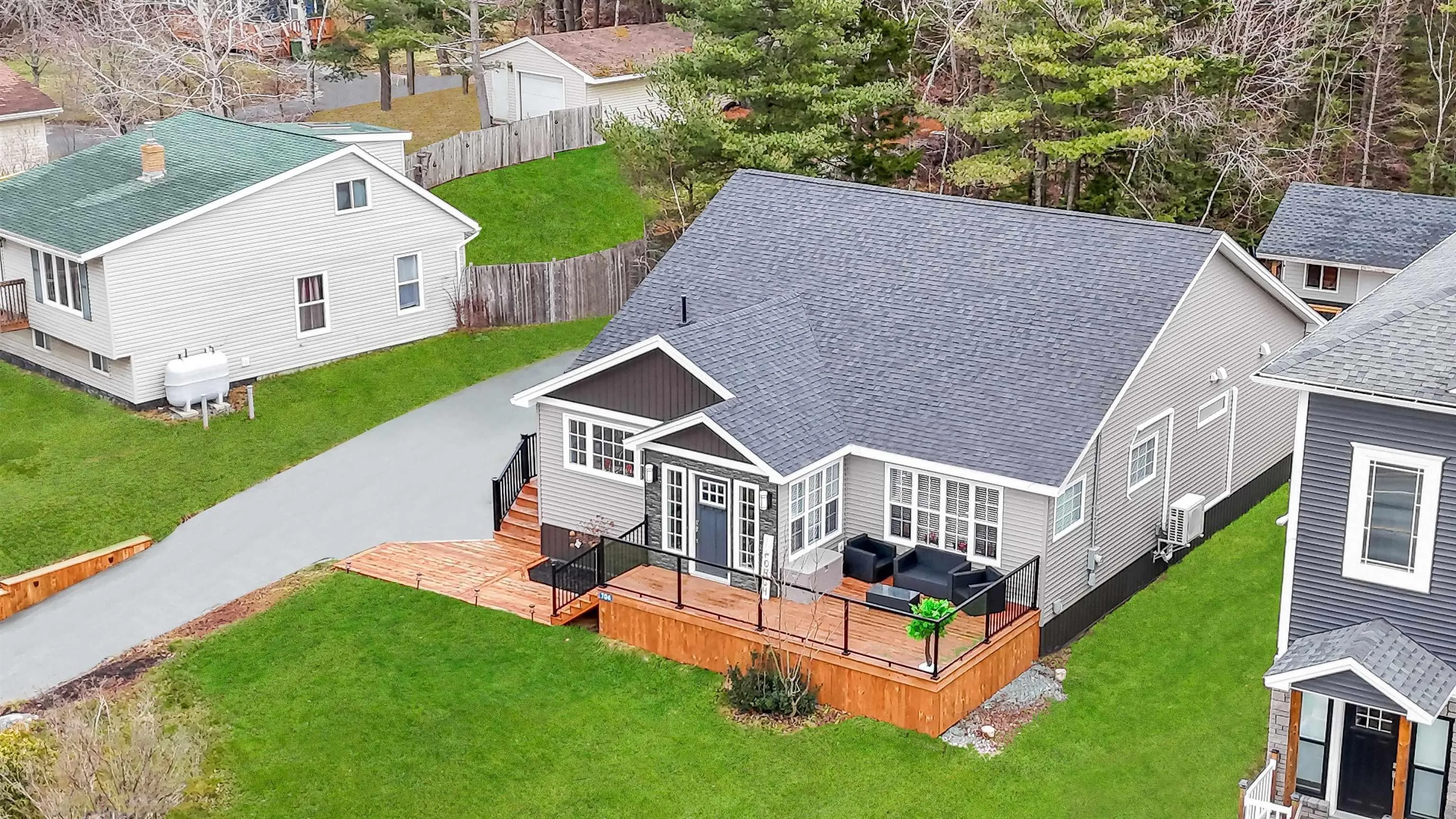 704 Waverley Road, Dartmouth, NS B2X 2G4, 3 Bedrooms Bedrooms, ,2 BathroomsBathrooms,Residential,For Sale,Waverley,202520867