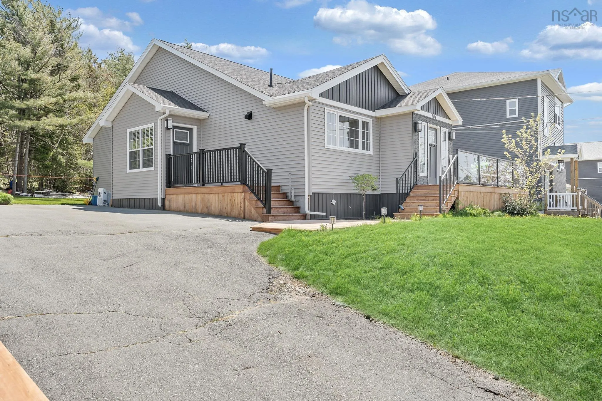 704 Waverley Road, Dartmouth, NS B2X 2G4, 3 Bedrooms Bedrooms, ,2 BathroomsBathrooms,Residential,For Sale,Waverley,202520867