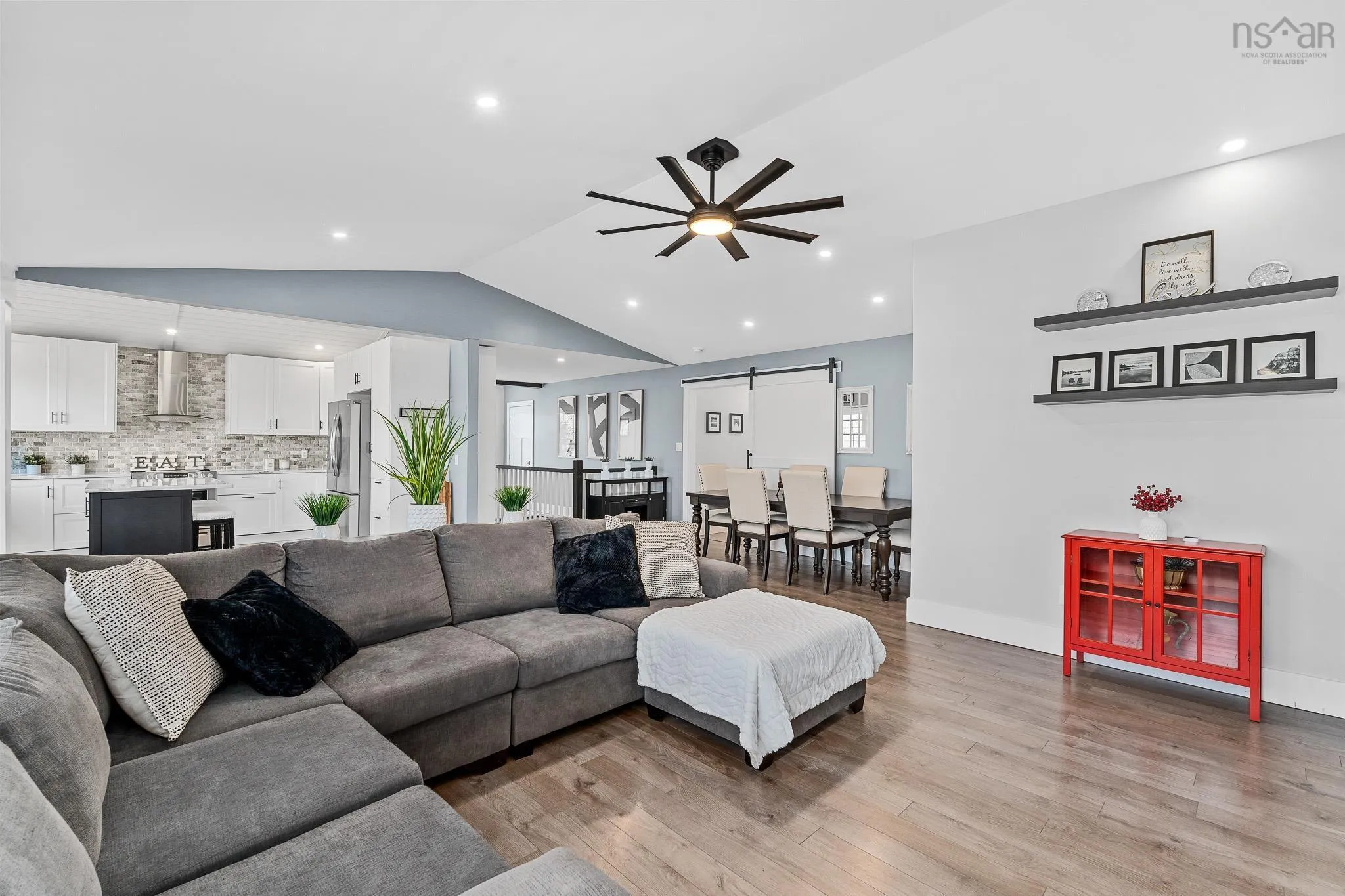 704 Waverley Road, Dartmouth, NS B2X 2G4, 3 Bedrooms Bedrooms, ,2 BathroomsBathrooms,Residential,For Sale,Waverley,202520867