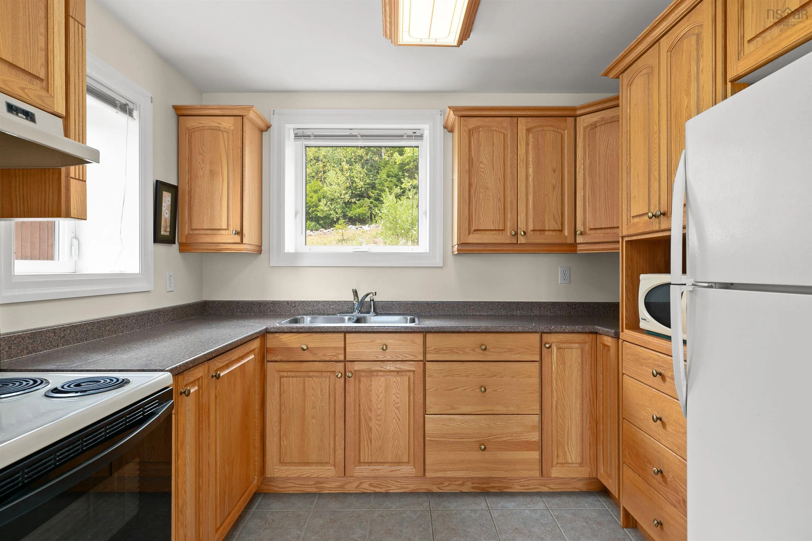 314 Portland Hills Drive, Dartmouth, NS B2W 6R3, 4 Bedrooms Bedrooms, ,3 BathroomsBathrooms,Residential,For Sale,Portland Hills,202520563