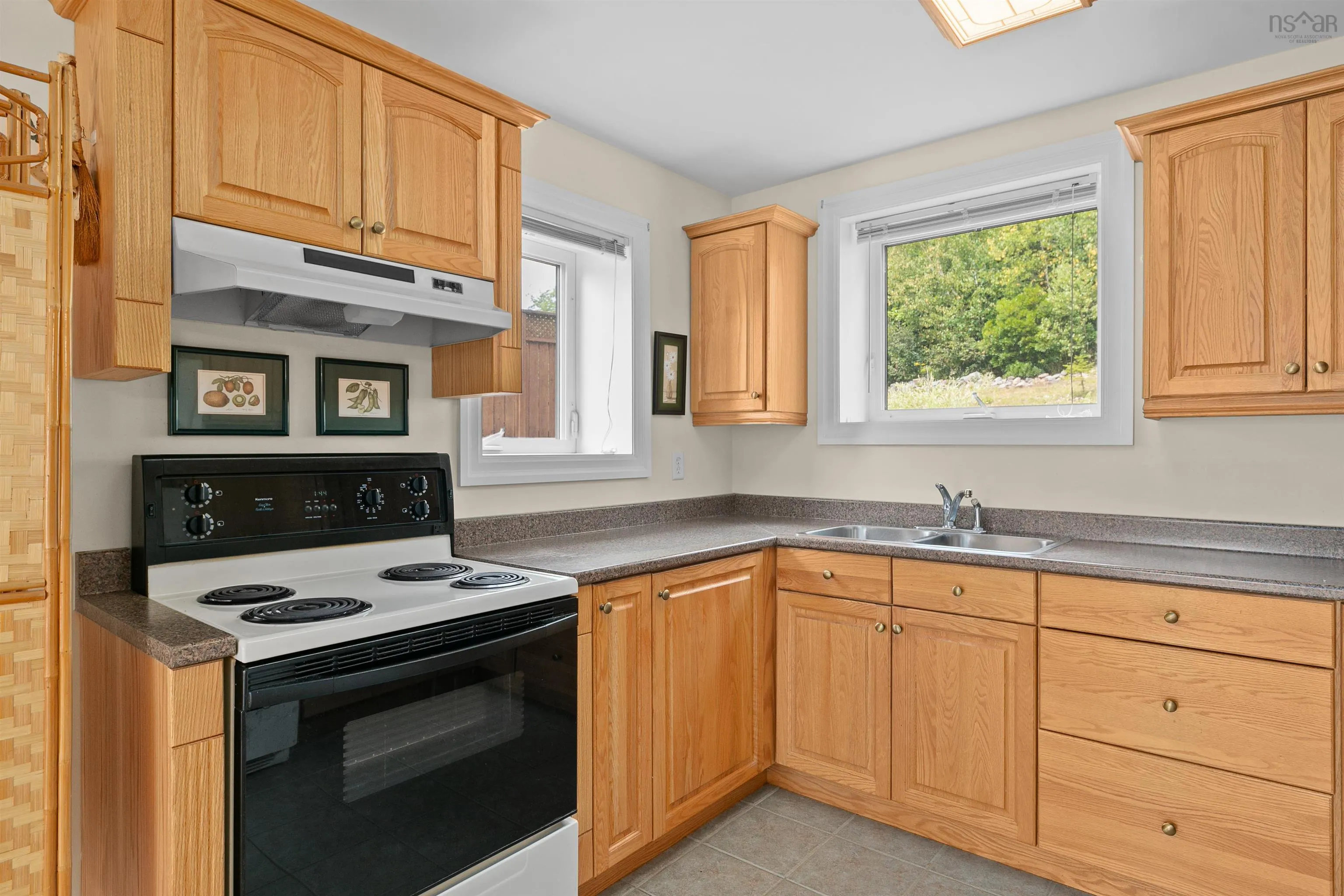 314 Portland Hills Drive, Dartmouth, NS B2W 6R3, 4 Bedrooms Bedrooms, ,3 BathroomsBathrooms,Residential,For Sale,Portland Hills,202520563
