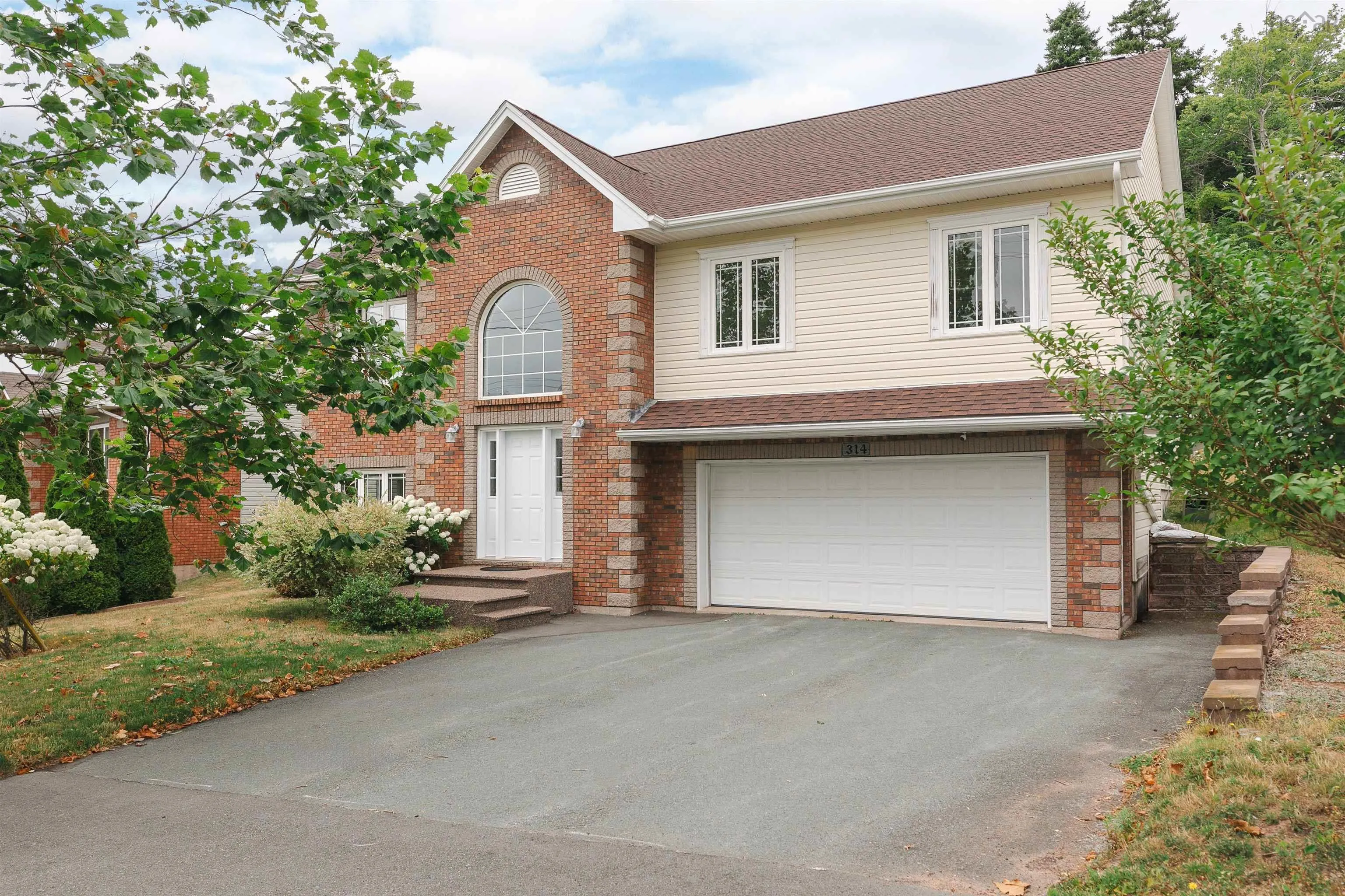 314 Portland Hills Drive, Dartmouth, NS B2W 6R3, 4 Bedrooms Bedrooms, ,3 BathroomsBathrooms,Residential,For Sale,Portland Hills,202520563
