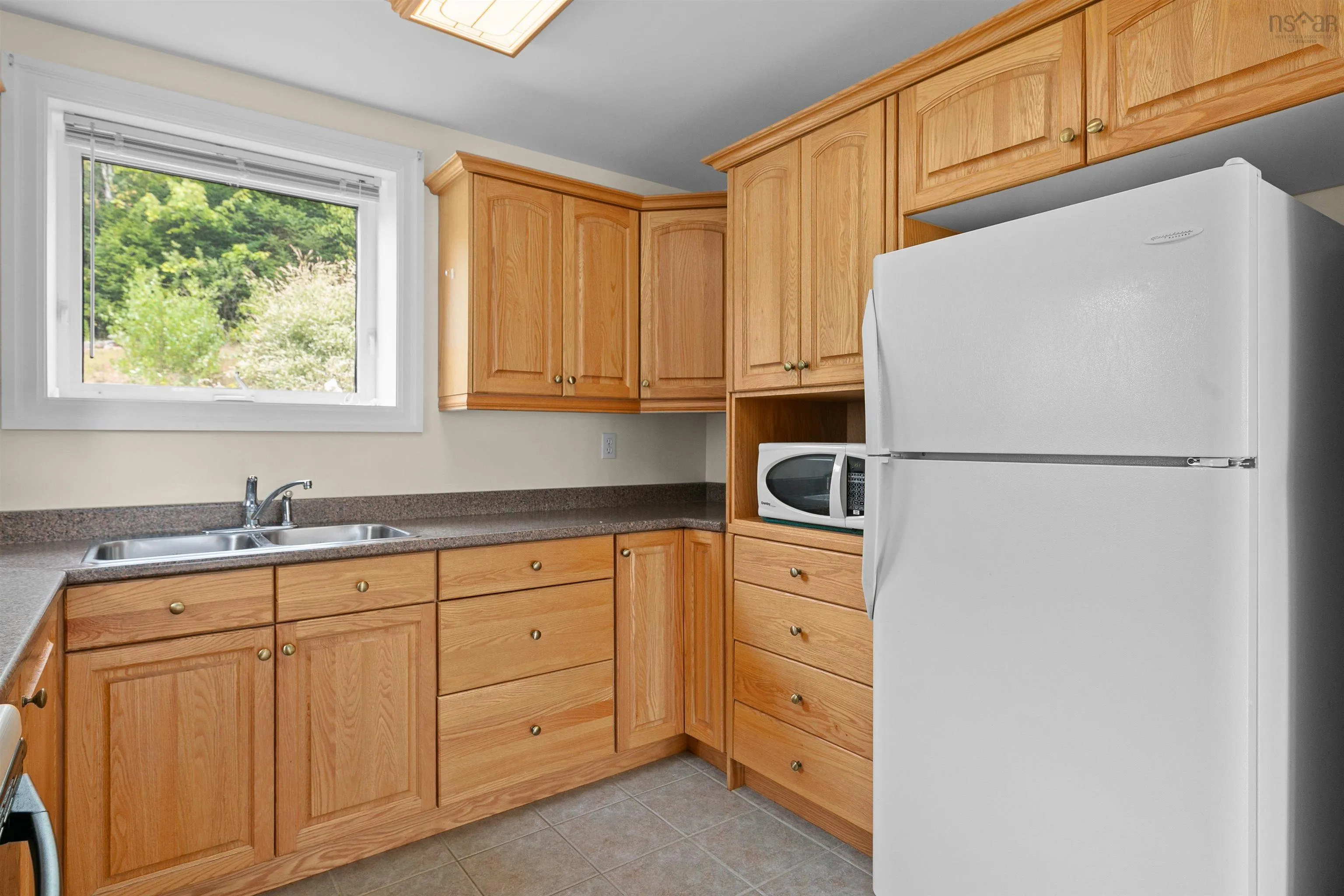 314 Portland Hills Drive, Dartmouth, NS B2W 6R3, 4 Bedrooms Bedrooms, ,3 BathroomsBathrooms,Residential,For Sale,Portland Hills,202520563