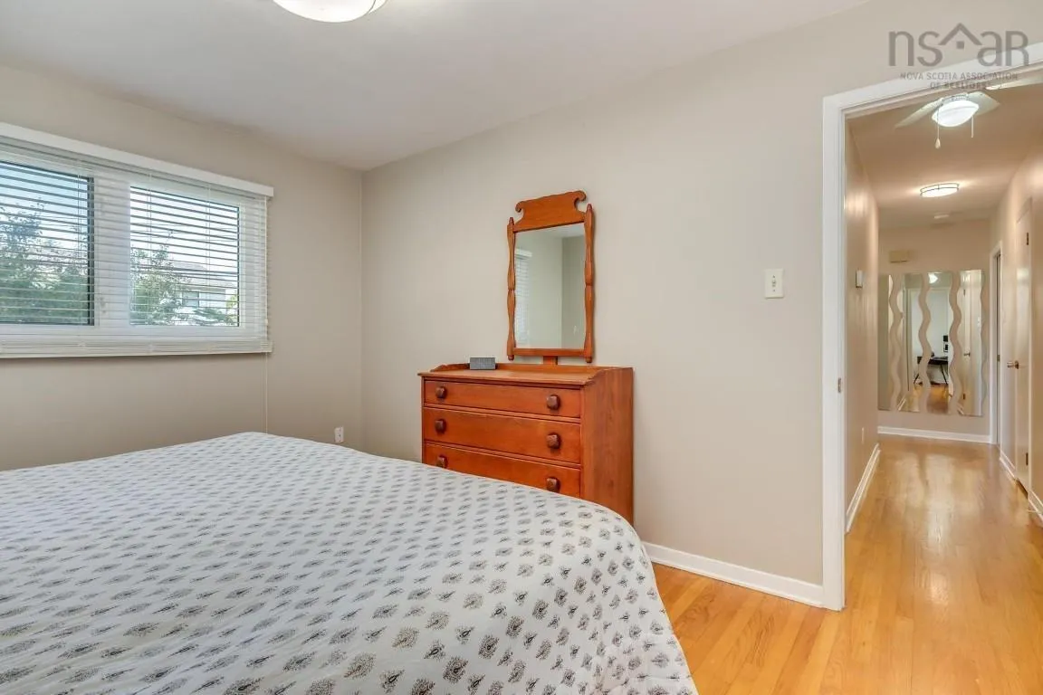 37 Robert Drive, Dartmouth, NS B2W 2A2, 3 Bedrooms Bedrooms, ,1 BathroomBathrooms,Residential,For Sale,Robert,202520587