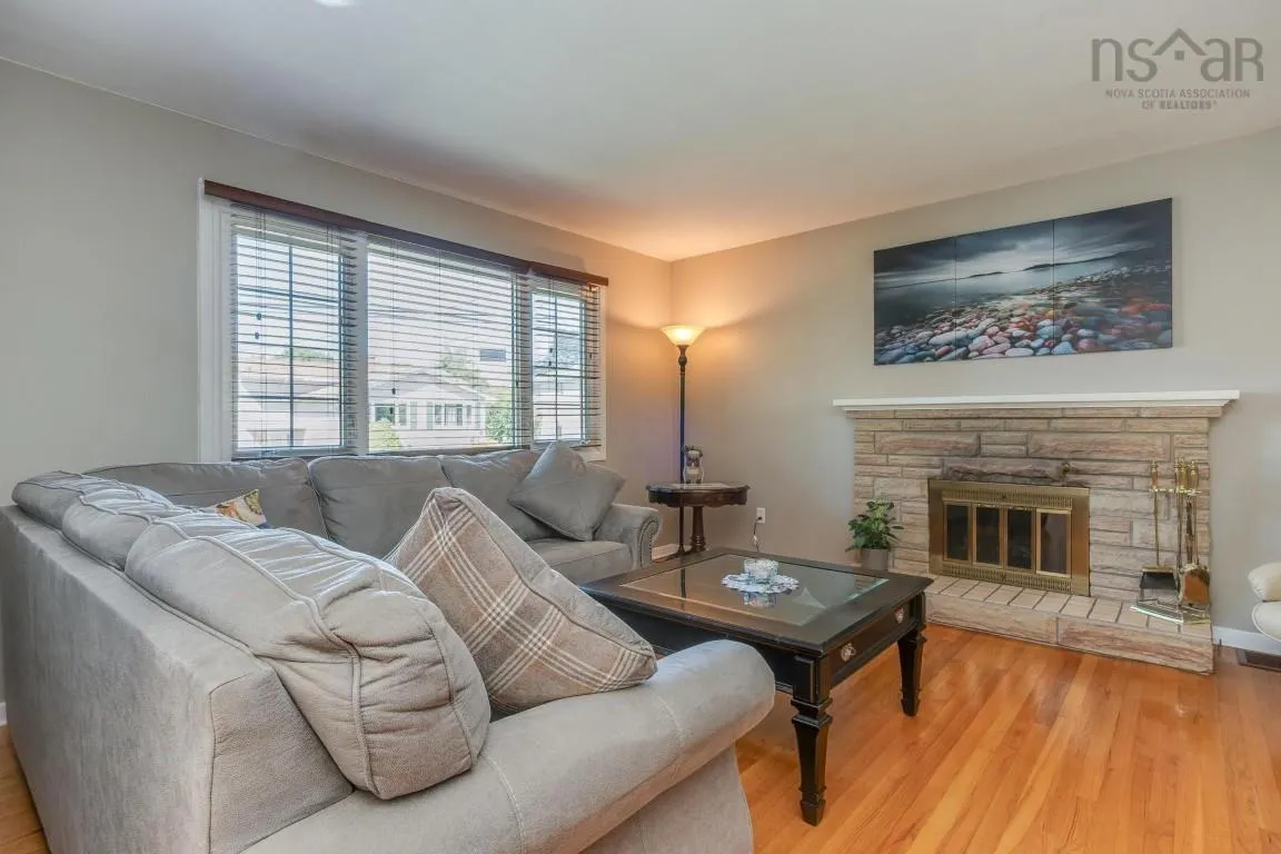 37 Robert Drive, Dartmouth, NS B2W 2A2, 3 Bedrooms Bedrooms, ,1 BathroomBathrooms,Residential,For Sale,Robert,202520587