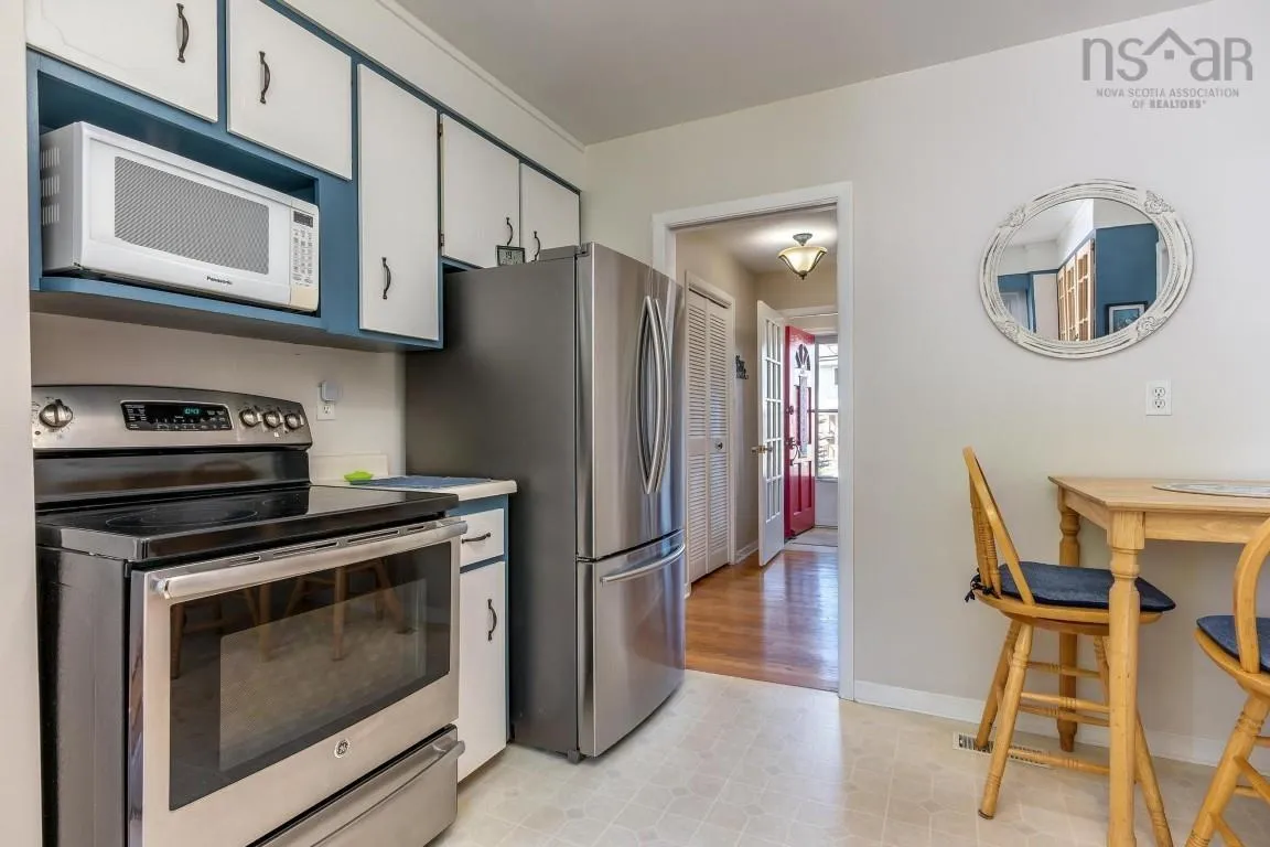 37 Robert Drive, Dartmouth, NS B2W 2A2, 3 Bedrooms Bedrooms, ,1 BathroomBathrooms,Residential,For Sale,Robert,202520587